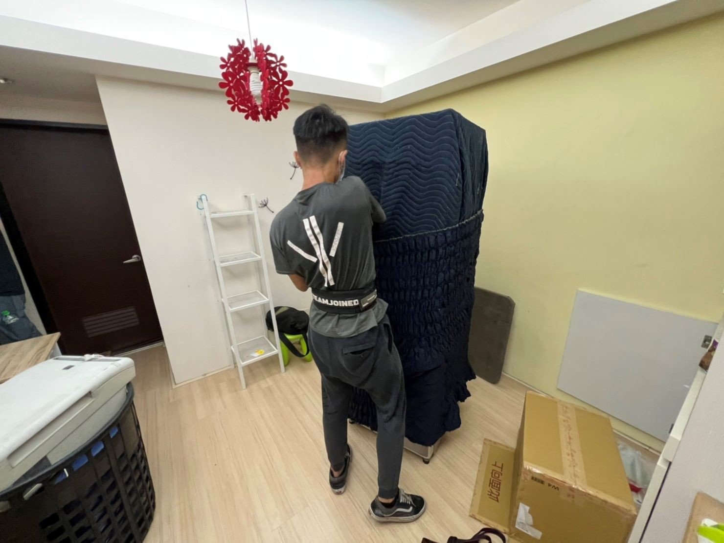 家公司推薦、新北搬家推薦【榮福搬家公司】南港搬家、基隆搬家、新北搬家、中和搬家、永和搬家、汐止搬家、台北搬家、桃園搬家公司推薦、台北搬家公司推薦、大型家具搬運、搬家具、冰箱搬運、搬家電、大型家電搬運、床墊搬運、搬家車、家庭搬家、搬工、搬運、搬家紙箱、跨縣市搬家、單件家具運送、搬家估價、搬家首選,搬家達人,、台北搬家公司推薦:大台北搬家,精緻包裝搬運「細膩包裝、專業搬運、用心服務、以客為尊」是榮福搬家公司的宗旨與精神。歡迎立即來電02-2651-2727專人服務。 家公司推薦、新北搬家推薦【榮福搬家公司】南港搬家、基隆搬家、新北搬家、中和搬家、永和搬家、汐止搬家、台北搬家、桃園搬家公司推薦、台北搬家公司推薦、大型家具搬運、搬家具、冰箱搬運、搬家電、大型家電搬運、床墊搬運、搬家車、家庭搬家、搬工、搬運、搬家紙箱、跨縣市搬家、單件家具運送、搬家估價、搬家首選,搬家達人,、台北搬家公司推薦:大台北搬家,精緻包裝搬運「細膩包裝、專業搬運、用心服務、以客為尊」是榮福搬家公司的宗旨與精神。歡迎立即來電02-2651-2727專人服務。