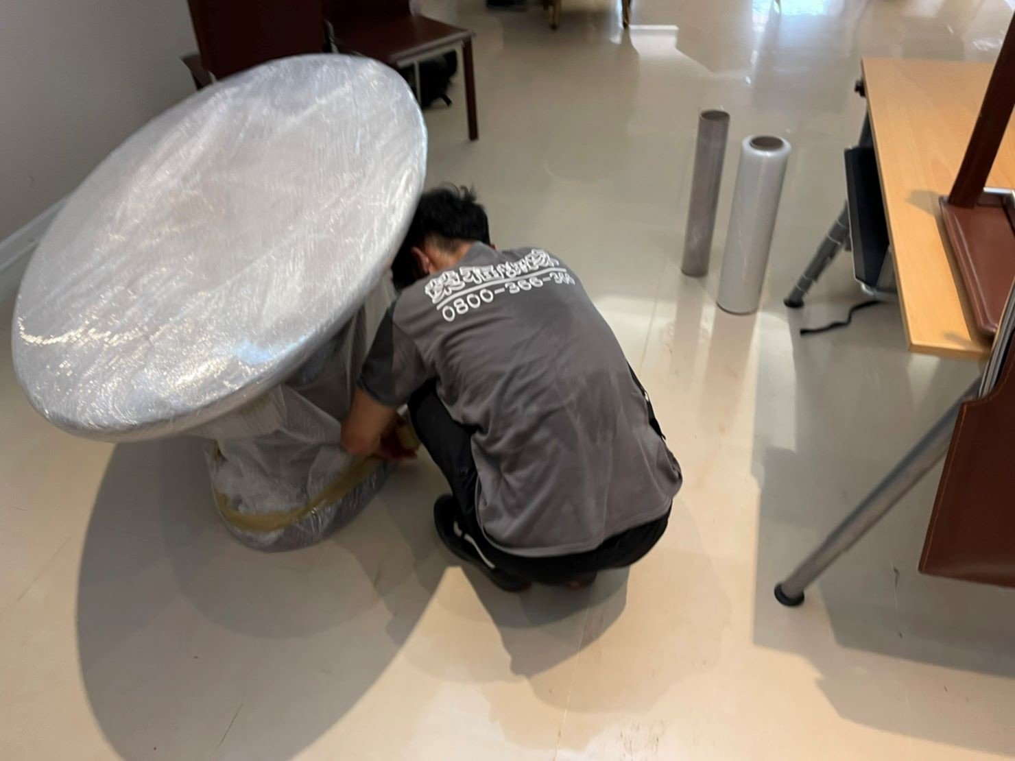專搬重物、搬家公司推薦、新北搬家公司推薦【榮福搬家公司】基隆搬家、南港搬家、桃園搬家公司推薦、家庭搬家、精緻搬家、精緻包裝、打包裝箱、跨縣市搬家、搬工計時、人工搬運、床墊搬運、冰箱搬運、搬家具、搬家首選、吊掛搬運、吊家具搬運、搬家紙箱、氣泡捲、膠膜、黃色透明膠帶、大型家具搬運、搬木製家具、搬大理石桌、台北搬家公司推薦:大台北搬家,精緻包裝搬運「細膩包裝、專業搬運、用心服務、以客為尊」是榮福搬家公司的宗旨與精神。歡迎立即來電02-2651-2727專人服務。 專搬重物、搬家公司推薦、新北搬家公司推薦【榮福搬家公司】基隆搬家、南港搬家、桃園搬家公司推薦、家庭搬家、精緻搬家、精緻包裝、打包裝箱、跨縣市搬家、搬工計時、人工搬運、床墊搬運、冰箱搬運、搬家具、搬家首選、吊掛搬運、吊家具搬運、搬家紙箱、氣泡捲、膠膜、黃色透明膠帶、大型家具搬運、搬木製家具、搬大理石桌、台北搬家公司推薦:大台北搬家,精緻包裝搬運「細膩包裝、專業搬運、用心服務、以客為尊」是榮福搬家公司的宗旨與精神。歡迎立即來電02-2651-2727專人服務。