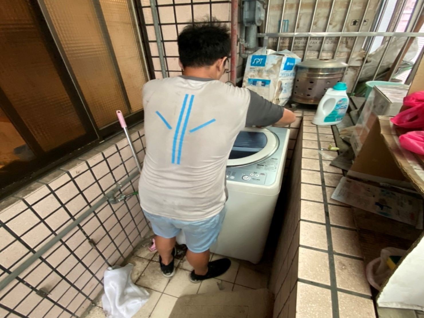 搬家公司【榮福搬家】推薦給您最優質、最安全的搬運服務:洗衣機拆卸及搬運 洗衣機拆卸及搬運