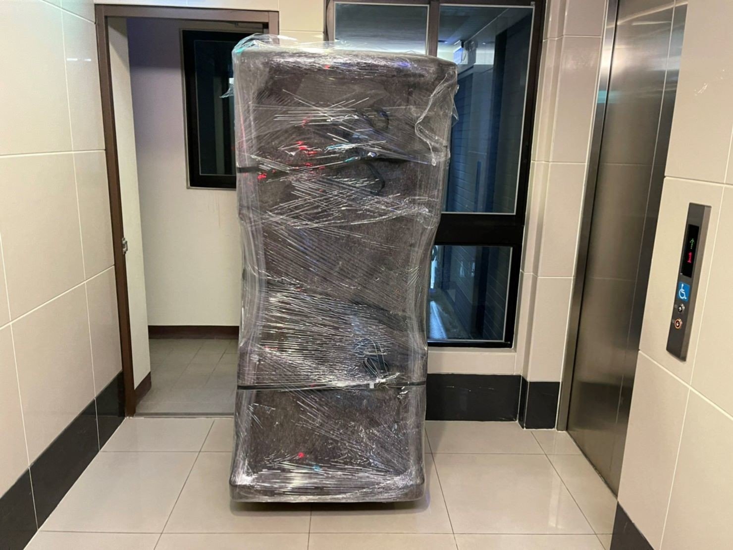 搬家公司推薦、台北搬家公司推薦【榮福搬家公司】南港搬家、桃園搬家公司推薦、新北搬家推薦、搬家具、冰箱搬運、基隆搬家、搬大型家電、床墊搬運、搬公司行號、家庭搬家、搬鋼琴、搬家首選、搬家達人、大型家具搬運、搬工、搬運、搬家紙箱、大型家具搬運、跨縣市搬家、單件家具運送、搬家車、搬家估價,針對顧客都秉持以用心實在專業搬家技巧,搬家實在用心值得您的信賴與選擇。歡迎來電咨詢02-2651-2727,榮福搬家有專員立即為您服務。 搬家公司推薦、台北搬家公司推薦【榮福搬家公司】南港搬家、桃園搬家公司推薦、新北搬家推薦、搬家具、冰箱搬運、基隆搬家、搬大型家電、床墊搬運、搬公司行號、家庭搬家、搬鋼琴、搬家首選、搬家達人、大型家具搬運、搬工、搬運、搬家紙箱、大型家具搬運、跨縣市搬家、單件家具運送、搬家車、搬家估價,針對顧客都秉持以用心實在專業搬家技巧,搬家實在用心值得您的信賴與選擇。歡迎來電咨詢02-2651-2727,榮福搬家有專員立即為您服務。