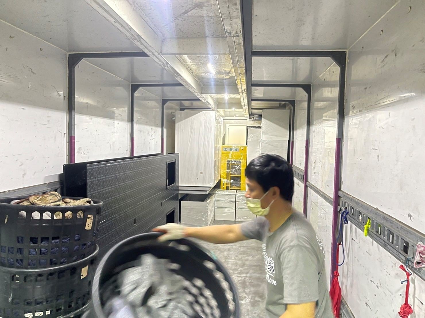 台北搬運實驗設備器材∣南港搬運實驗設備器材∣新北搬運實驗設備器材∣雙北搬運實驗設備器材∣汐止搬運實驗設備器材∣五股搬運實驗設備器材∣中永和搬運實驗設備器材∣板橋搬運實驗設備器材∣桃園搬運實驗設備器材∣新竹搬運實驗設備器材∣苗栗搬運實驗設備器材∣【榮福搬家】屬專業搬家細膩運唯一首選,累積20年各式各樣特殊儀器設備的搬運經驗,專業敏捷快速完成您的各項搬運任務。榮福搬家具備精緻包裝搬運「細膩包裝、專業搬運、用心服務、以客為尊」是榮福搬家公司的宗旨與精神。歡迎立即來電02-2651-2727專人服務。 台北搬運實驗設備器材∣南港搬運實驗設備器材∣新北搬運實驗設備器材∣雙北搬運實驗設備器材∣汐止搬運實驗設備器材∣五股搬運實驗設備器材∣中永和搬運實驗設備器材∣板橋搬運實驗設備器材∣桃園搬運實驗設備器材∣新竹搬運實驗設備器材∣苗栗搬運實驗設備器材∣【榮福搬家】屬專業搬家細膩運唯一首選,累積20年各式各樣特殊儀器設備的搬運經驗,專業敏捷快速完成您的各項搬運任務。榮福搬家具備精緻包裝搬運「細膩包裝、專業搬運、用心服務、以客為尊」是榮福搬家公司的宗旨與精神。歡迎立即來電02-2651-2727專人服務。
