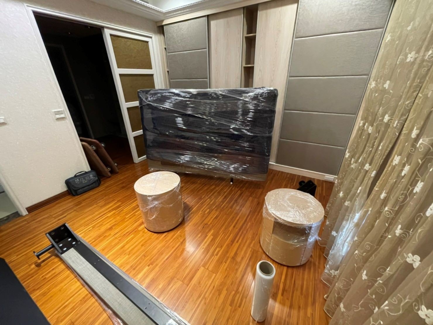 八仙床拆裝搬運、搬家公司推薦、新北搬家公司推薦【榮福搬家公司】口碑第一、搬家首選、南港搬家、桃園搬家公司推薦、台北搬家公司推薦、搬家具、冰箱搬運、基隆搬家、搬家電、床墊搬運、床架拆裝服務、系統式家具拆裝、家庭搬家、搬鋼琴、搬工計時、搬工服務、人力搬運、搬運、跨縣市搬家、同棟不同樓層搬運家具、同社區不同棟家具搬運、單件家具運送,針對顧客都秉持以用心實在專業搬家技巧,搬家實在用心值得您的信賴與選擇。歡迎來電咨詢02-2651-2727,榮福搬家有專員立即為您服務。系統式家具拆裝找專業的榮福搬家就對了。 八仙床拆裝搬運、搬家公司推薦、新北搬家公司推薦【榮福搬家公司】口碑第一、搬家首選、南港搬家、桃園搬家公司推薦、台北搬家公司推薦、搬家具、冰箱搬運、基隆搬家、搬家電、床墊搬運、床架拆裝服務、系統式家具拆裝、家庭搬家、搬鋼琴、搬工計時、搬工服務、人力搬運、搬運、跨縣市搬家、同棟不同樓層搬運家具、同社區不同棟家具搬運、單件家具運送,針對顧客都秉持以用心實在專業搬家技巧,搬家實在用心值得您的信賴與選擇。歡迎來電咨詢02-2651-2727,榮福搬家有專員立即為您服務。系統式家具拆裝找專業的榮福搬家就對了。