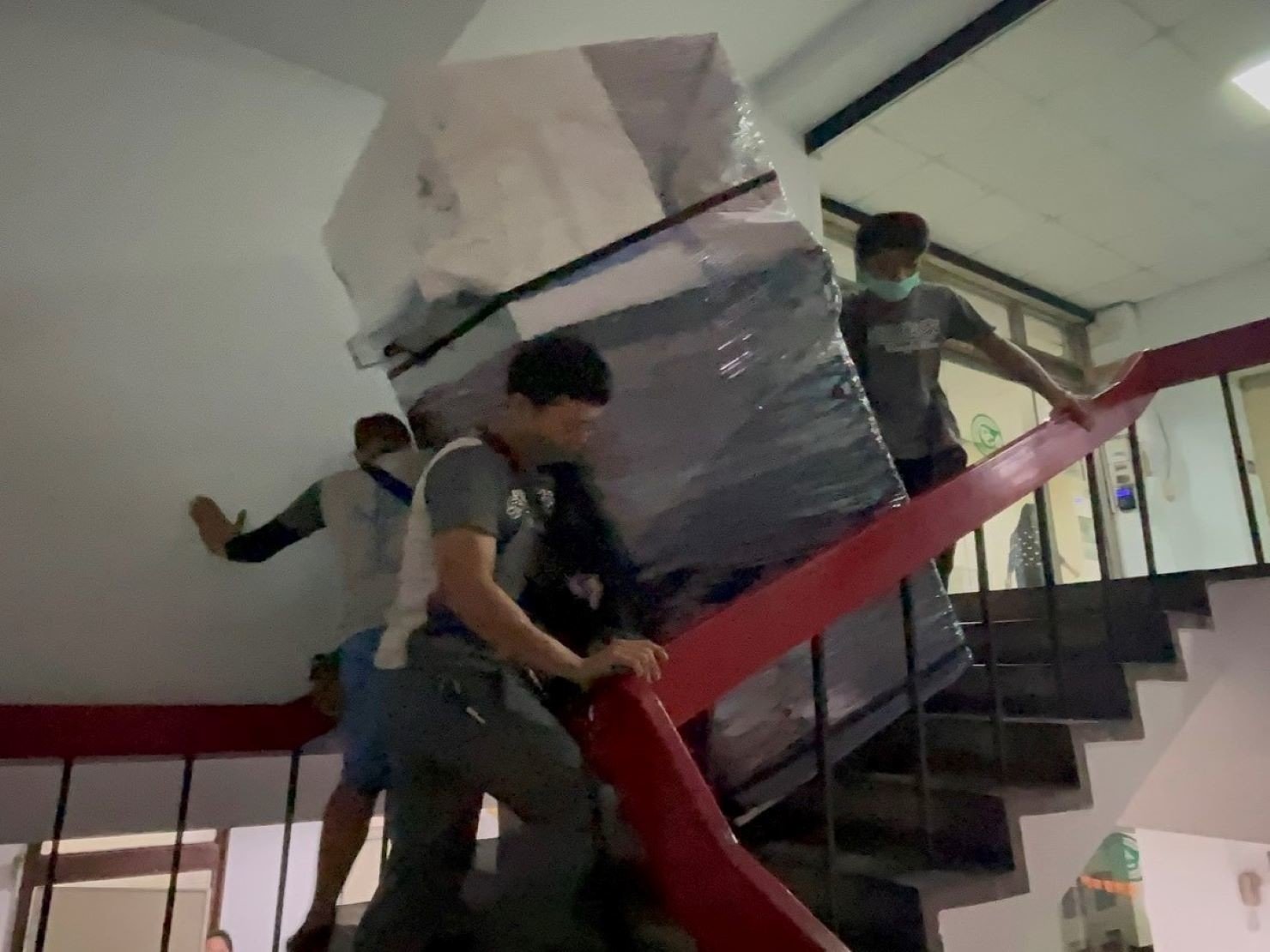 專搬生醫設備、搬精密儀器、實驗室冷凍櫃搬運、生技實驗設備、台北搬實驗設備、南港搬實驗設備、新北搬實驗設備、雙北搬實驗設備、汐止搬實驗設備、中永和搬實驗設備、板橋搬實驗設備、五股搬實驗設備、基隆搬實驗設備、桃園搬實驗設備、搬生醫設備推薦【榮福搬家】擁有各式各樣特殊重物搬運的經驗,用心實在給予最佳搬運服務,特殊重物搬運唯一首選榮福搬家公司。 專搬生醫設備、搬精密儀器、實驗室冷凍櫃搬運、生技實驗設備、台北搬實驗設備、南港搬實驗設備、新北搬實驗設備、雙北搬實驗設備、汐止搬實驗設備、中永和搬實驗設備、板橋搬實驗設備、五股搬實驗設備、基隆搬實驗設備、桃園搬實驗設備、搬生醫設備推薦【榮福搬家】擁有各式各樣特殊重物搬運的經驗,用心實在給予最佳搬運服務,特殊重物搬運唯一首選榮福搬家公司。