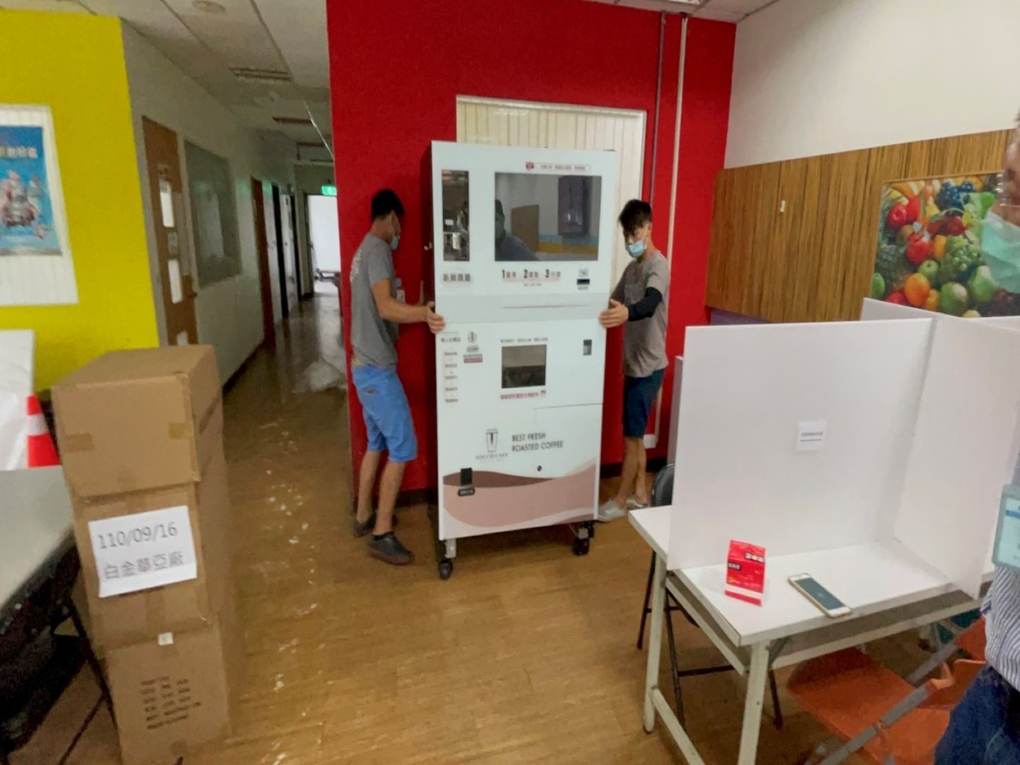 只需搬一件家具?搬運單一生財器具、儀器設備、販賣機、客製化設備、特殊重物推薦【榮福搬家】專業包裝防護搬運「細膩包裝手法、專業搬運技巧、用心服務、以客為尊」是榮福搬家公司的宗旨與精神。歡迎立即來電02-2651-2727專人服務。 只需搬一件家具?搬運單一生財器具、儀器設備、販賣機、客製化設備、特殊重物推薦【榮福搬家】專業包裝防護搬運「細膩包裝手法、專業搬運技巧、用心服務、以客為尊」是榮福搬家公司的宗旨與精神。歡迎立即來電02-2651-2727專人服務。