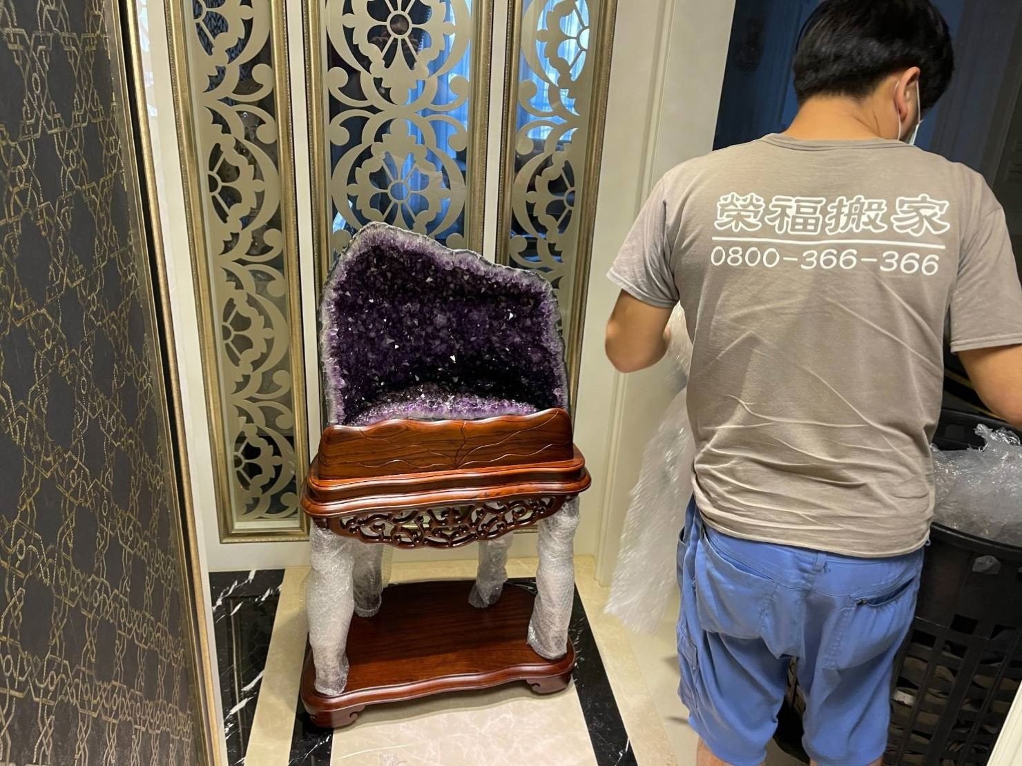 搬家公司推薦、重物搬運【榮福搬家公司】精緻搬家、精緻包裝、藝術品搬運、佛像搬運、搬玉石、搬水晶洞、石墩搬運、搬運電動床、搬神明桌、搬洗衣機、搬披薩窯、精搬金庫、搬保險櫃、精搬魚缸、精搬鋼琴、跨縣市搬家、搬工派遣、搬運、床墊搬運、冰箱搬運、鋼琴搬運、搬家具、單件家具運送、單一物件搬運、醫療床搬運、搬家首選、吊掛搬運、吊家具搬運、特殊重物搬運、專搬重物、新北搬家推薦、搬家公司、基隆搬家、南港搬家、桃園搬家公司、台北搬家公司推薦:大台北搬家,精緻包裝搬運「細膩包裝、專業搬運、用心服務、以客為尊」是榮福搬家公司的宗旨與精神。歡迎立即來電02-2651-2727專人服務。 搬家公司推薦、重物搬運【榮福搬家公司】精緻搬家、精緻包裝、藝術品搬運、佛像搬運、搬玉石、搬水晶洞、石墩搬運、搬運電動床、搬神明桌、搬洗衣機、搬披薩窯、精搬金庫、搬保險櫃、精搬魚缸、精搬鋼琴、跨縣市搬家、搬工派遣、搬運、床墊搬運、冰箱搬運、鋼琴搬運、搬家具、單件家具運送、單一物件搬運、醫療床搬運、搬家首選、吊掛搬運、吊家具搬運、特殊重物搬運、專搬重物、新北搬家推薦、搬家公司、基隆搬家、南港搬家、桃園搬家公司、台北搬家公司推薦:大台北搬家,精緻包裝搬運「細膩包裝、專業搬運、用心服務、以客為尊」是榮福搬家公司的宗旨與精神。歡迎立即來電02-2651-2727專人服務。