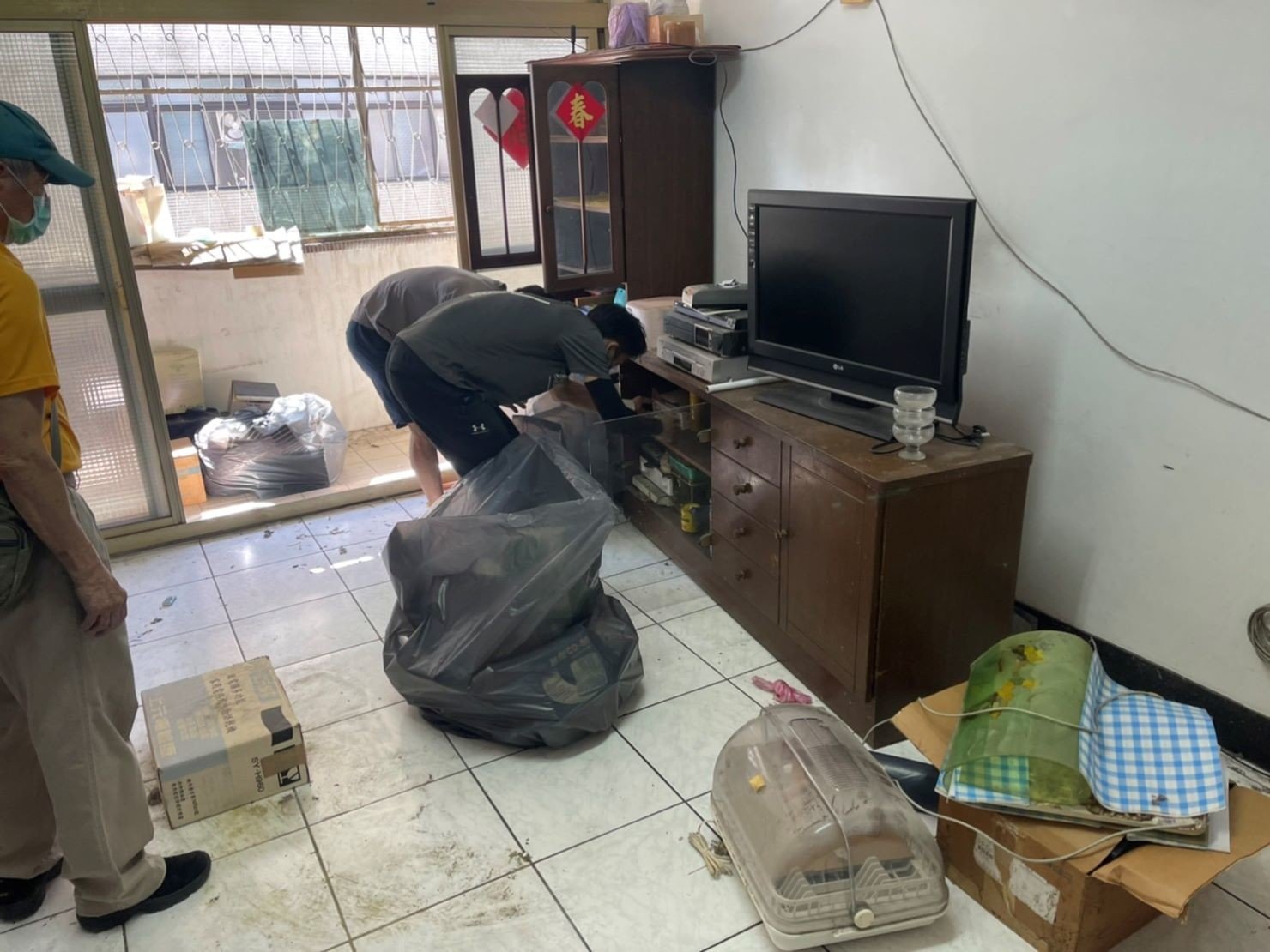 新北市垃圾清運、台北垃圾清運、不要的家具怎麼辦、搬家公司推薦、新北搬家推薦【榮福搬家公司】南港搬家、桃園搬家公司推薦、桃園大型垃圾、台北搬家公司推薦、租屋族、套房、雅房、房東、房東最愛、搬垃圾處理、家庭廢棄物清運、廢棄物處理、搬運廢棄物、家具垃圾處理、清運、搬家具、冰箱搬運、基隆搬家、大型家電回收清運、床墊搬運、搬衣櫃、大型家具丟棄、搬公司行號、家庭垃圾清運公司、清垃圾、廢棄家具處理、廢棄家具清運、搬家車,針對顧客都秉持以用心實在專業搬家技巧,搬家實在用心值得您的信賴與選擇。歡迎來電咨詢02-2651-2727,榮福搬家有專員立即為您服務。 新北市垃圾清運、台北垃圾清運、不要的家具怎麼辦、搬家公司推薦、新北搬家推薦【榮福搬家公司】南港搬家、桃園搬家公司推薦、桃園大型垃圾、台北搬家公司推薦、租屋族、套房、雅房、房東、房東最愛、搬垃圾處理、家庭廢棄物清運、廢棄物處理、搬運廢棄物、家具垃圾處理、清運、搬家具、冰箱搬運、基隆搬家、大型家電回收清運、床墊搬運、搬衣櫃、大型家具丟棄、搬公司行號、家庭垃圾清運公司、清垃圾、廢棄家具處理、廢棄家具清運、搬家車,針對顧客都秉持以用心實在專業搬家技巧,搬家實在用心值得您的信賴與選擇。歡迎來電咨詢02-2651-2727,榮福搬家有專員立即為您服務。