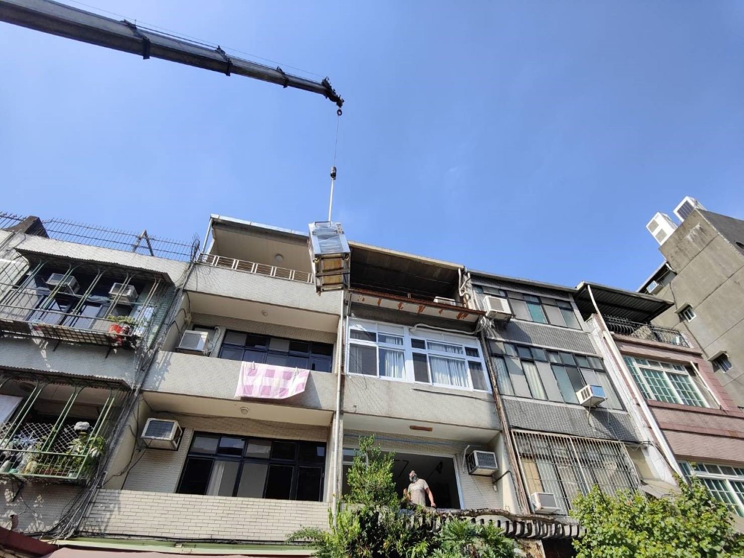 【榮福搬家】營業用冰箱吊掛、營業用烤箱搬運、中島工作檯櫃吊掛、工作搬遷,工作桌、長桌吧檯,台北搬家公司推薦:大台北搬家,精緻包裝搬運「細膩包裝、專業搬運、用心服務、以客為尊」搬家首選、吊掛搬運、吊家具搬運、台北搬家公司推薦:大台北搬家,精緻包裝搬運「細膩包裝、專業搬運、用心服務、以客為尊」是榮福搬家公司的宗旨與精神。歡迎立即來電02-2651-2727專人服務。 【榮福搬家】營業用冰箱吊掛、營業用烤箱搬運、中島工作檯櫃吊掛、工作搬遷,工作桌、長桌吧檯,台北搬家公司推薦:大台北搬家,精緻包裝搬運「細膩包裝、專業搬運、用心服務、以客為尊」搬家首選、吊掛搬運、吊家具搬運、台北搬家公司推薦:大台北搬家,精緻包裝搬運「細膩包裝、專業搬運、用心服務、以客為尊」是榮福搬家公司的宗旨與精神。歡迎立即來電02-2651-2727專人服務。