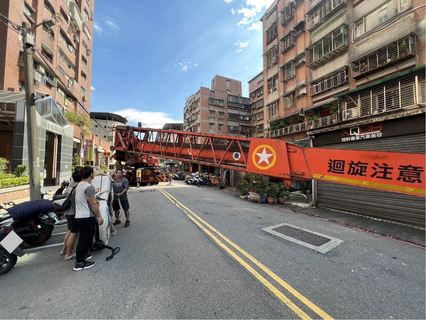 特殊搬運、搬重物【榮福搬家公司】吊掛平台鋼琴、吊掛演奏鋼琴、吊掛三角鋼琴、高樓層安全吊掛搬運鋼琴、專業搬演奏鋼琴、專業搬三角鋼琴、直立式鋼琴搬運、三角鋼琴以樓梯搬運、演奏鋼琴以樓梯搬運、演奏平台式鋼琴以樓梯辦運、音樂廳平台式鋼琴搬運、演奏會平台式鋼琴搬運、飯店平台式鋼琴搬運、跨縣市搬鋼琴、鋼琴室內移動、搬鋼琴首選、鋼琴吊掛搬運、專搬重物、搬重物技巧、新北鋼琴搬運公司推薦、大台北鋼琴搬運公司、桃園鋼琴搬運公司、新竹鋼琴搬運公司、台北搬家公司推薦:大台北搬家,精緻包裝搬運「細膩包裝、專業搬運、用心服務、以客為尊」是榮福搬家公司的宗旨與精神。歡迎立即來電02-2651-2727專人服務。 特殊搬運、搬重物【榮福搬家公司】吊掛平台鋼琴、吊掛演奏鋼琴、吊掛三角鋼琴、高樓層安全吊掛搬運鋼琴、專業搬演奏鋼琴、專業搬三角鋼琴、直立式鋼琴搬運、三角鋼琴以樓梯搬運、演奏鋼琴以樓梯搬運、演奏平台式鋼琴以樓梯辦運、音樂廳平台式鋼琴搬運、演奏會平台式鋼琴搬運、飯店平台式鋼琴搬運、跨縣市搬鋼琴、鋼琴室內移動、搬鋼琴首選、鋼琴吊掛搬運、專搬重物、搬重物技巧、新北鋼琴搬運公司推薦、大台北鋼琴搬運公司、桃園鋼琴搬運公司、新竹鋼琴搬運公司、台北搬家公司推薦:大台北搬家,精緻包裝搬運「細膩包裝、專業搬運、用心服務、以客為尊」是榮福搬家公司的宗旨與精神。歡迎立即來電02-2651-2727專人服務。