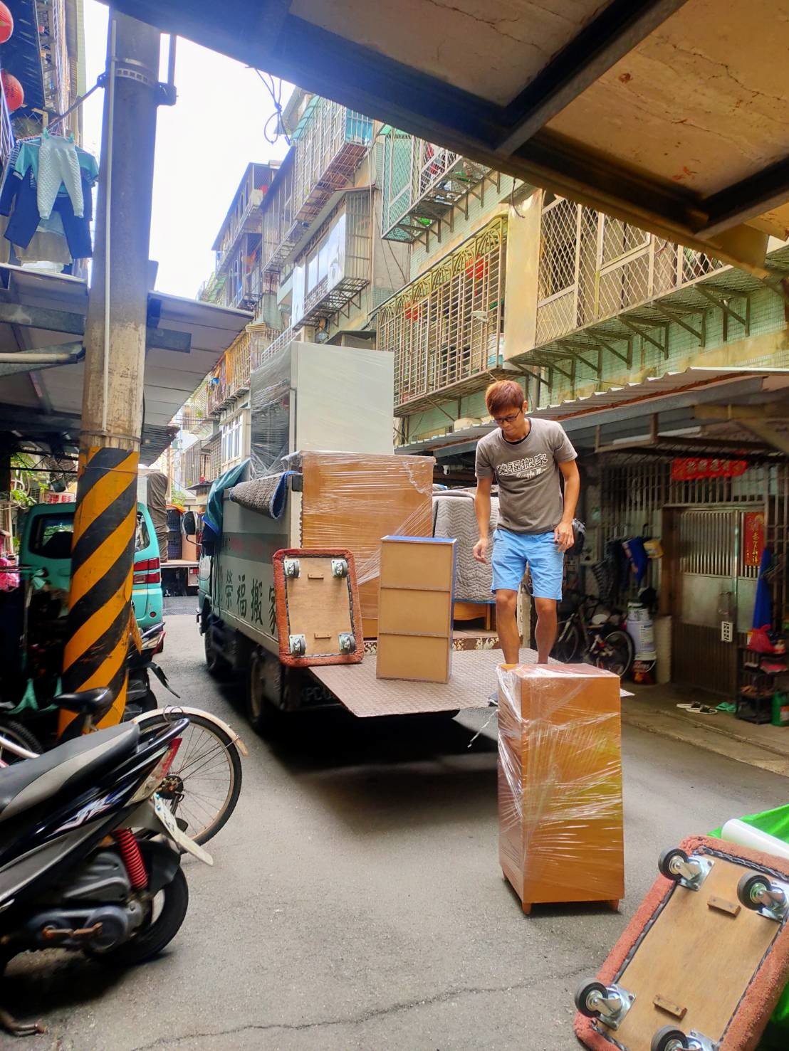 搬家公司推薦、新北搬家推薦、搬家首選【榮福搬家公司】南港搬家、桃園搬家公司推薦、台北搬家公司推薦、搬運大型家具、冰箱搬運、基隆搬家、大型家電搬運、床墊搬運、搬營業用冰箱、家庭搬家、鋼琴搬運、搬工、搬運、搬家紙箱、跨縣市搬家、搬家車、搬家估價,針對顧客都秉持以用心實在專業搬家技巧,搬家實在用心值得您的信賴與選擇。歡迎來電咨詢02-2651-2727,榮福搬家有專員立即為您服務。系統式家具拆裝找專業的榮福搬家就對了。 搬家公司推薦、新北搬家推薦、搬家首選【榮福搬家公司】南港搬家、桃園搬家公司推薦、台北搬家公司推薦、搬運大型家具、冰箱搬運、基隆搬家、大型家電搬運、床墊搬運、搬營業用冰箱、家庭搬家、鋼琴搬運、搬工、搬運、搬家紙箱、跨縣市搬家、搬家車、搬家估價,針對顧客都秉持以用心實在專業搬家技巧,搬家實在用心值得您的信賴與選擇。歡迎來電咨詢02-2651-2727,榮福搬家有專員立即為您服務。系統式家具拆裝找專業的榮福搬家就對了。