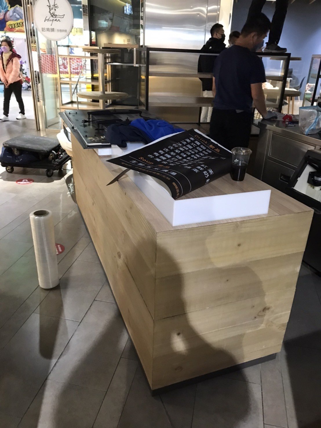 【榮福搬家】百貨烘焙店面搬遷、地下街烘焙店面搬遷、百貨甜點店面搬遷、地下街烘焙店面搬遷、麵包店搬遷、麵包陳列架搬遷、麵包展示架搬遷、店面搬遷、餐飲設備暫放、訂製餐桌椅精緻包裝、營業用攪拌機搬運、營業用冰箱精緻包裝、營業用烤箱搬遷、麵包切割機、營業用冰箱搬遷、工作檯包裝,工作桌,台北搬家公司推薦:大台北搬家,精緻包裝搬運「細膩包裝、專業搬運、用心服務、以客為尊」是榮福搬家公司的宗旨與精神。歡迎立即來電02-2651-2727專人服務。 【榮福搬家】百貨烘焙店面搬遷、地下街烘焙店面搬遷、百貨甜點店面搬遷、地下街烘焙店面搬遷、麵包店搬遷、麵包陳列架搬遷、麵包展示架搬遷、店面搬遷、餐飲設備暫放、訂製餐桌椅精緻包裝、營業用攪拌機搬運、營業用冰箱精緻包裝、營業用烤箱搬遷、麵包切割機、營業用冰箱搬遷、工作檯包裝,工作桌,台北搬家公司推薦:大台北搬家,精緻包裝搬運「細膩包裝、專業搬運、用心服務、以客為尊」是榮福搬家公司的宗旨與精神。歡迎立即來電02-2651-2727專人服務。
