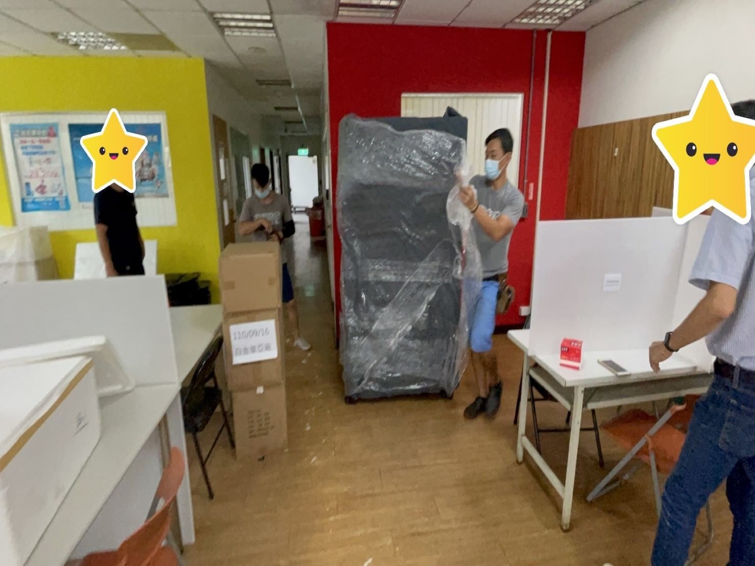 只需搬一件家具?搬運單一生財器具、儀器設備、販賣機、客製化設備、特殊重物推薦【榮福搬家】專業包裝防護搬運「細膩包裝手法、專業搬運技巧、用心服務、以客為尊」是榮福搬家公司的宗旨與精神。歡迎立即來電02-2651-2727專人服務。 只需搬一件家具?搬運單一生財器具、儀器設備、販賣機、客製化設備、特殊重物推薦【榮福搬家】專業包裝防護搬運「細膩包裝手法、專業搬運技巧、用心服務、以客為尊」是榮福搬家公司的宗旨與精神。歡迎立即來電02-2651-2727專人服務。