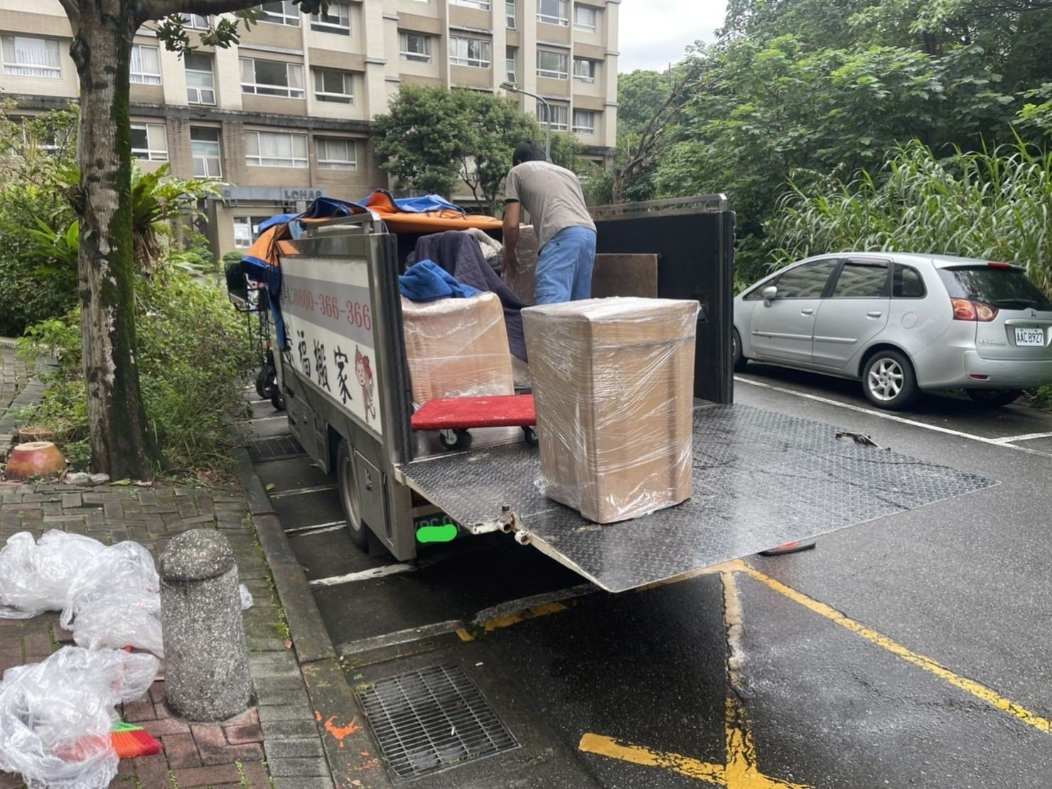 倉儲暫放精緻包裝、搬家公司推薦、新北搬家公司推薦【榮福搬家公司】基隆倉儲搬運搬家、南港倉儲搬運搬家、桃園倉儲搬運、台北倉儲搬運搬家、新北倉儲搬運搬家、板橋倉儲搬運搬家,【倉儲暫放唯一指定搬家公司】住家裝修倉儲暫放、精緻搬家、精緻包裝、倉儲暫放家具防護包裝防潮濕防蟲蛀、廚房家電倉儲包裝、紅木桌椅防潮防蟲倉儲暫放、搬家首選,大型家具搬運、台北搬家公司推薦:大台北搬家,精緻包裝搬運「細膩包裝、專業搬運、用心服務、以客為尊」是榮福搬家公司的宗旨與精神。歡迎立即來電02-2651-2727專人服務。 倉儲暫放精緻包裝、搬家公司推薦、新北搬家公司推薦【榮福搬家公司】基隆倉儲搬運搬家、南港倉儲搬運搬家、桃園倉儲搬運、台北倉儲搬運搬家、新北倉儲搬運搬家、板橋倉儲搬運搬家,【倉儲暫放唯一指定搬家公司】住家裝修倉儲暫放、精緻搬家、精緻包裝、倉儲暫放家具防護包裝防潮濕防蟲蛀、廚房家電倉儲包裝、紅木桌椅防潮防蟲倉儲暫放、搬家首選,大型家具搬運、台北搬家公司推薦:大台北搬家,精緻包裝搬運「細膩包裝、專業搬運、用心服務、以客為尊」是榮福搬家公司的宗旨與精神。歡迎立即來電02-2651-2727專人服務。