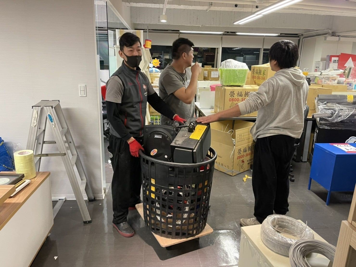搬家公司推薦、台北搬家推薦【榮福搬家公司】南港搬家、桃園搬家公司推薦、新北搬家公司推薦、企業搬運服務、搬公司行號、廠房遷移、屏風拆裝、公司行號搬遷、政府機關搬遷、百貨專櫃遷移、學校單位搬遷、雜貨店搬遷、精緻包裝、家庭搬家、搬鋼琴、搬工、搬家公司紙箱、黃色膠帶、搬家估價、基隆搬家、家具拆裝、搬家具,針對顧客都秉持以用心實在專業搬家技巧,搬家實在用心值得您的信賴與選擇。歡迎來電咨詢02-2651-2727,榮福搬家有專員立即為您服務。 搬家公司推薦、台北搬家推薦【榮福搬家公司】南港搬家、桃園搬家公司推薦、新北搬家公司推薦、企業搬運服務、搬公司行號、廠房遷移、屏風拆裝、公司行號搬遷、政府機關搬遷、百貨專櫃遷移、學校單位搬遷、雜貨店搬遷、精緻包裝、家庭搬家、搬鋼琴、搬工、搬家公司紙箱、黃色膠帶、搬家估價、基隆搬家、家具拆裝、搬家具,針對顧客都秉持以用心實在專業搬家技巧,搬家實在用心值得您的信賴與選擇。歡迎來電咨詢02-2651-2727,榮福搬家有專員立即為您服務。