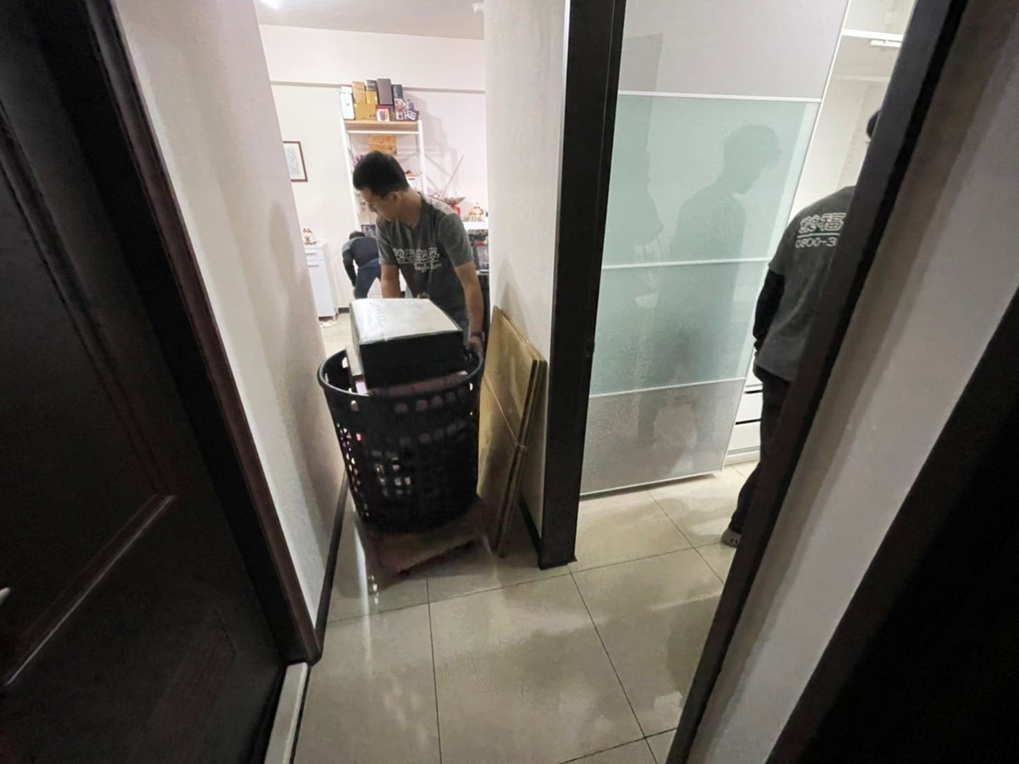 搬家公司推薦、新北搬家公司推薦【榮福搬家公司】精緻包裝搬運「細膩包裝、專業搬運、用心服務、以客為尊」是榮福搬家公司的宗旨與精神:搬家首選、南港搬家、桃園搬家公司推薦、台北搬家公司推薦、精緻搬家、精緻包裝、搬家達人、搬家具、冰箱搬運、基隆搬家、搬家電、床墊搬運、跨縣市搬家、家庭搬家、鋼琴搬運、搬工計時、搬運、搬家紙箱、搬家打包材料,針對顧客都秉持以用心實在專業搬家技巧,搬家實在用心值得您的信賴與選擇。歡迎來電咨詢02-2651-2727,榮福搬家有專員立即為您服務。 搬家公司推薦、新北搬家公司推薦【榮福搬家公司】精緻包裝搬運「細膩包裝、專業搬運、用心服務、以客為尊」是榮福搬家公司的宗旨與精神:搬家首選、南港搬家、桃園搬家公司推薦、台北搬家公司推薦、精緻搬家、精緻包裝、搬家達人、搬家具、冰箱搬運、基隆搬家、搬家電、床墊搬運、跨縣市搬家、家庭搬家、鋼琴搬運、搬工計時、搬運、搬家紙箱、搬家打包材料,針對顧客都秉持以用心實在專業搬家技巧,搬家實在用心值得您的信賴與選擇。歡迎來電咨詢02-2651-2727,榮福搬家有專員立即為您服務。