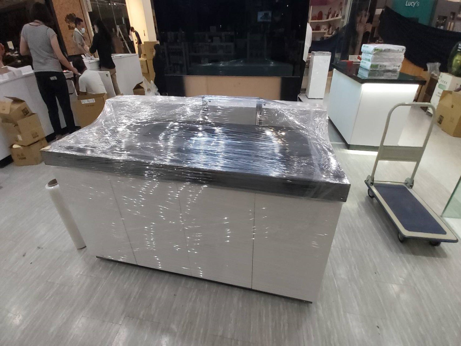 台北百貨進撤櫃|台北百貨櫃位儲暫放精緻包裝∣南港百貨進撤櫃|南港百貨櫃位倉儲暫放精緻包裝∣新北百貨進撤櫃|新北百貨櫃位倉儲暫放精緻包裝∣雙北百貨進撤櫃|雙北百貨櫃位倉儲暫放精緻包裝∣汐止百貨進撤櫃|汐止百貨櫃位倉儲暫放精緻包裝∣中永和百貨進撤櫃|中永和百貨櫃位倉儲暫放精緻包裝∣板橋百貨進撤櫃|板橋百貨櫃位倉儲暫放精緻包裝∣五股百貨進撤櫃|五股百貨櫃位倉儲暫放精緻包裝∣基隆百貨倉儲暫放精緻包裝∣桃園百貨進撤櫃|桃園百貨櫃位倉儲暫放精緻包裝,精緻包裝搬運「細膩包裝、專業搬運、用心服務、以客為尊」是榮福搬家公司的宗旨與精神。歡迎立即來電02-2651-2727專人服務。 台北百貨進撤櫃|台北百貨櫃位儲暫放精緻包裝∣南港百貨進撤櫃|南港百貨櫃位倉儲暫放精緻包裝∣新北百貨進撤櫃|新北百貨櫃位倉儲暫放精緻包裝∣雙北百貨進撤櫃|雙北百貨櫃位倉儲暫放精緻包裝∣汐止百貨進撤櫃|汐止百貨櫃位倉儲暫放精緻包裝∣中永和百貨進撤櫃|中永和百貨櫃位倉儲暫放精緻包裝∣板橋百貨進撤櫃|板橋百貨櫃位倉儲暫放精緻包裝∣五股百貨進撤櫃|五股百貨櫃位倉儲暫放精緻包裝∣基隆百貨倉儲暫放精緻包裝∣桃園百貨進撤櫃|桃園百貨櫃位倉儲暫放精緻包裝,精緻包裝搬運「細膩包裝、專業搬運、用心服務、以客為尊」是榮福搬家公司的宗旨與精神。歡迎立即來電02-2651-2727專人服務。