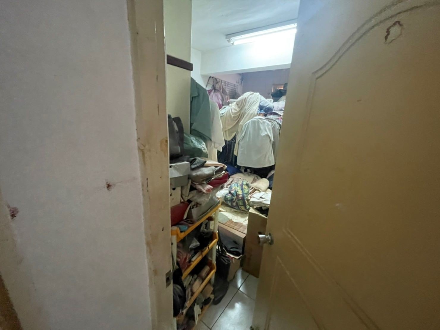 新北市垃圾清運、台北垃圾清運、不要的家具怎麼辦、搬家公司推薦、新北搬家推薦【榮福搬家公司】南港搬家、桃園搬家公司推薦、桃園大型垃圾、台北搬家公司推薦、租屋族、套房、雅房、房東、房東最愛、搬垃圾處理、家庭廢棄物清運、廢棄物處理、搬運廢棄物、家具垃圾處理、清運、搬家具、冰箱搬運、基隆搬家、大型家電回收清運、床墊搬運、搬衣櫃、大型家具丟棄、搬公司行號、家庭垃圾清運公司、清垃圾、廢棄家具處理、廢棄家具清運、搬家車,針對顧客都秉持以用心實在專業搬家技巧,搬家實在用心值得您的信賴與選擇。歡迎來電咨詢02-2651-2727,榮福搬家有專員立即為您服務。 新北市垃圾清運、台北垃圾清運、不要的家具怎麼辦、搬家公司推薦、新北搬家推薦【榮福搬家公司】南港搬家、桃園搬家公司推薦、桃園大型垃圾、台北搬家公司推薦、租屋族、套房、雅房、房東、房東最愛、搬垃圾處理、家庭廢棄物清運、廢棄物處理、搬運廢棄物、家具垃圾處理、清運、搬家具、冰箱搬運、基隆搬家、大型家電回收清運、床墊搬運、搬衣櫃、大型家具丟棄、搬公司行號、家庭垃圾清運公司、清垃圾、廢棄家具處理、廢棄家具清運、搬家車,針對顧客都秉持以用心實在專業搬家技巧,搬家實在用心值得您的信賴與選擇。歡迎來電咨詢02-2651-2727,榮福搬家有專員立即為您服務。