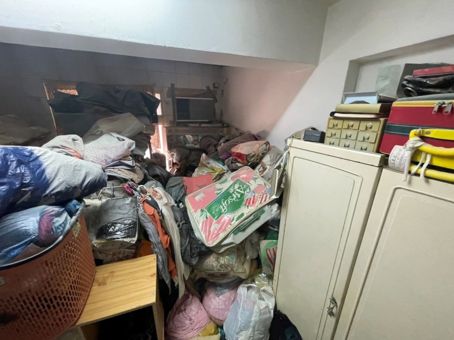 新北市垃圾清運、台北垃圾清運、不要的家具怎麼辦、搬家公司推薦、新北搬家推薦【榮福搬家公司】南港搬家、桃園搬家公司推薦、桃園大型垃圾、台北搬家公司推薦、租屋族、套房、雅房、房東、房東最愛、搬垃圾處理、家庭廢棄物清運、廢棄物處理、搬運廢棄物、家具垃圾處理、清運、搬家具、冰箱搬運、基隆搬家、大型家電回收清運、床墊搬運、搬衣櫃、大型家具丟棄、搬公司行號、家庭垃圾清運公司、清垃圾、廢棄家具處理、廢棄家具清運、搬家車,針對顧客都秉持以用心實在專業搬家技巧,搬家實在用心值得您的信賴與選擇。歡迎來電咨詢02-2651-2727,榮福搬家有專員立即為您服務。 新北市垃圾清運、台北垃圾清運、不要的家具怎麼辦、搬家公司推薦、新北搬家推薦【榮福搬家公司】南港搬家、桃園搬家公司推薦、桃園大型垃圾、台北搬家公司推薦、租屋族、套房、雅房、房東、房東最愛、搬垃圾處理、家庭廢棄物清運、廢棄物處理、搬運廢棄物、家具垃圾處理、清運、搬家具、冰箱搬運、基隆搬家、大型家電回收清運、床墊搬運、搬衣櫃、大型家具丟棄、搬公司行號、家庭垃圾清運公司、清垃圾、廢棄家具處理、廢棄家具清運、搬家車,針對顧客都秉持以用心實在專業搬家技巧,搬家實在用心值得您的信賴與選擇。歡迎來電咨詢02-2651-2727,榮福搬家有專員立即為您服務。