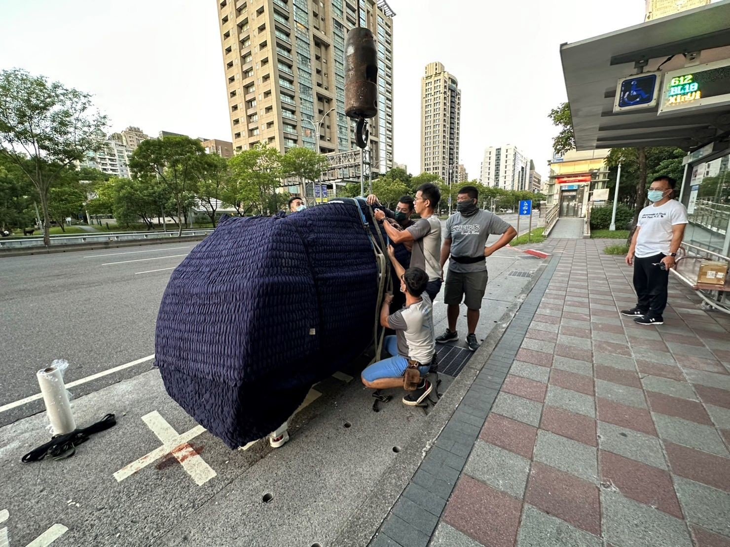 台北搬家重物吊掛搬運∣南港搬家重物吊掛搬運∣新北搬家重物吊掛搬運∣雙北搬家重物吊掛搬運∣汐止搬家重物吊掛運∣五股搬家重物吊搬運搬運∣ ∣板橋搬家重物吊掛搬運∣桃園搬家重物吊掛搬運推薦【榮福搬家】屬專業搬家細吊累運唯一的選擇,累積20年來特殊重物的搬運經驗,專業敏捷快速完成您的各項搬運任務。榮福搬家擁有精細的包裝搬運「精細包裝、專業搬運、用心服務、以客為尊」是榮福家搬運公司的宗旨與精神。歡迎立即來電02-2651-2727人服務。 台北搬家重物吊掛搬運∣南港搬家重物吊掛搬運∣新北搬家重物吊掛搬運∣雙北搬家重物吊掛搬運∣汐止搬家重物吊掛運∣五股搬家重物吊搬運搬運∣ ∣板橋搬家重物吊掛搬運∣桃園搬家重物吊掛搬運推薦【榮福搬家】屬專業搬家細吊累運唯一的選擇,累積20年來特殊重物的搬運經驗,專業敏捷快速完成您的各項搬運任務。榮福搬家擁有精細的包裝搬運「精細包裝、專業搬運、用心服務、以客為尊」是榮福家搬運公司的宗旨與精神。歡迎立即來電02-2651-2727人服務。