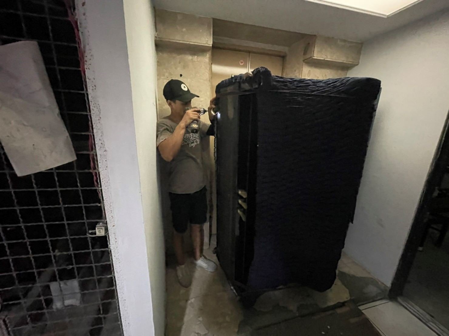 專搬鋼琴、鋼琴搬運、搬鋼琴、搬重物【榮福搬家公司】石墩搬運、搬石椅、搬石頭桌、搬洗衣機、搬披薩窯、精搬金庫、搬保險櫃、精搬魚缸、精搬鋼琴、搬三角琴、平台式鋼琴、演奏琴搬運、鋼琴搬運費用、單件家具運送、單一重物搬運、搬按摩椅、搬醫療床、電動床搬運、學校鋼琴搬運、搬音樂教室、音樂教室樂器搬運、家庭搬家、跨縣市搬家、搬工計時、人力搬運、搬運、搬床墊、搬冰箱、搬家具、搬家首選、吊掛搬運、吊家具搬運、特殊重物搬運、專搬重物、新北搬家公司推薦、搬家公司、基隆搬家、南港搬家、桃園搬家公司、台北搬家公司推薦:大台北搬家,精緻包裝搬運「細膩包裝、專業搬運、用心服務、以客為尊」是榮福搬家公司的宗旨與精神。歡迎立即來電02-2651-2727專人服務。系統式家具拆裝找專業的榮福搬家就對了! 專搬鋼琴、鋼琴搬運、搬鋼琴、搬重物【榮福搬家公司】石墩搬運、搬石椅、搬石頭桌、搬洗衣機、搬披薩窯、精搬金庫、搬保險櫃、精搬魚缸、精搬鋼琴、搬三角琴、平台式鋼琴、演奏琴搬運、鋼琴搬運費用、單件家具運送、單一重物搬運、搬按摩椅、搬醫療床、電動床搬運、學校鋼琴搬運、搬音樂教室、音樂教室樂器搬運、家庭搬家、跨縣市搬家、搬工計時、人力搬運、搬運、搬床墊、搬冰箱、搬家具、搬家首選、吊掛搬運、吊家具搬運、特殊重物搬運、專搬重物、新北搬家公司推薦、搬家公司、基隆搬家、南港搬家、桃園搬家公司、台北搬家公司推薦:大台北搬家,精緻包裝搬運「細膩包裝、專業搬運、用心服務、以客為尊」是榮福搬家公司的宗旨與精神。歡迎立即來電02-2651-2727專人服務。系統式家具拆裝找專業的榮福搬家就對了!