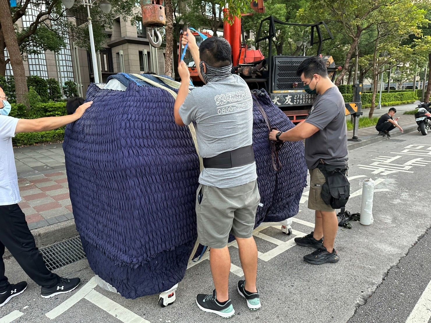 台北搬家重物吊掛搬運∣南港搬家重物吊掛搬運∣新北搬家重物吊掛搬運∣雙北搬家重物吊掛搬運∣汐止搬家重物吊掛運∣五股搬家重物吊搬運搬運∣ ∣板橋搬家重物吊掛搬運∣桃園搬家重物吊掛搬運推薦【榮福搬家】屬專業搬家細吊累運唯一的選擇,累積20年來特殊重物的搬運經驗,專業敏捷快速完成您的各項搬運任務。榮福搬家擁有精細的包裝搬運「精細包裝、專業搬運、用心服務、以客為尊」是榮福家搬運公司的宗旨與精神。歡迎立即來電02-2651-2727人服務。 台北搬家重物吊掛搬運∣南港搬家重物吊掛搬運∣新北搬家重物吊掛搬運∣雙北搬家重物吊掛搬運∣汐止搬家重物吊掛運∣五股搬家重物吊搬運搬運∣ ∣板橋搬家重物吊掛搬運∣桃園搬家重物吊掛搬運推薦【榮福搬家】屬專業搬家細吊累運唯一的選擇,累積20年來特殊重物的搬運經驗,專業敏捷快速完成您的各項搬運任務。榮福搬家擁有精細的包裝搬運「精細包裝、專業搬運、用心服務、以客為尊」是榮福家搬運公司的宗旨與精神。歡迎立即來電02-2651-2727人服務。