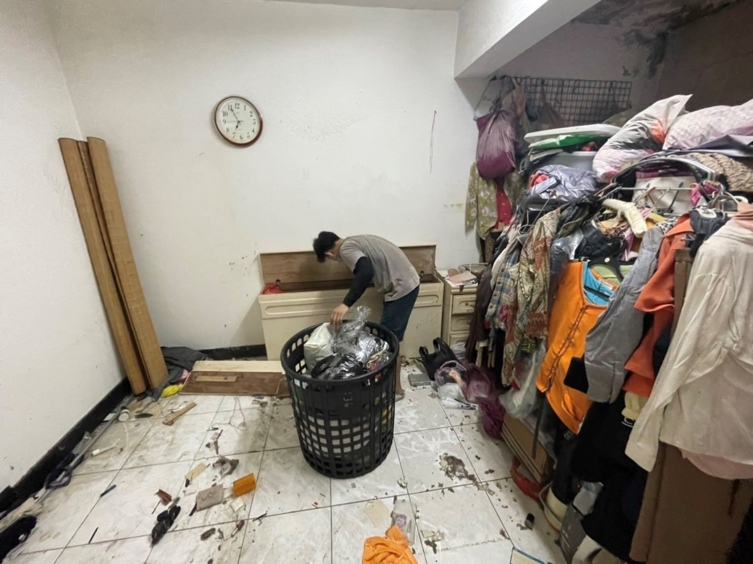 新北市垃圾清運、台北垃圾清運、不要的家具怎麼辦、搬家公司推薦、新北搬家推薦【榮福搬家公司】南港搬家、桃園搬家公司推薦、桃園大型垃圾、台北搬家公司推薦、租屋族、套房、雅房、房東、房東最愛、搬垃圾處理、家庭廢棄物清運、廢棄物處理、搬運廢棄物、家具垃圾處理、清運、搬家具、冰箱搬運、基隆搬家、大型家電回收清運、床墊搬運、搬衣櫃、大型家具丟棄、搬公司行號、家庭垃圾清運公司、清垃圾、廢棄家具處理、廢棄家具清運、搬家車,針對顧客都秉持以用心實在專業搬家技巧,搬家實在用心值得您的信賴與選擇。歡迎來電咨詢02-2651-2727,榮福搬家有專員立即為您服務。 新北市垃圾清運、台北垃圾清運、不要的家具怎麼辦、搬家公司推薦、新北搬家推薦【榮福搬家公司】南港搬家、桃園搬家公司推薦、桃園大型垃圾、台北搬家公司推薦、租屋族、套房、雅房、房東、房東最愛、搬垃圾處理、家庭廢棄物清運、廢棄物處理、搬運廢棄物、家具垃圾處理、清運、搬家具、冰箱搬運、基隆搬家、大型家電回收清運、床墊搬運、搬衣櫃、大型家具丟棄、搬公司行號、家庭垃圾清運公司、清垃圾、廢棄家具處理、廢棄家具清運、搬家車,針對顧客都秉持以用心實在專業搬家技巧,搬家實在用心值得您的信賴與選擇。歡迎來電咨詢02-2651-2727,榮福搬家有專員立即為您服務。
