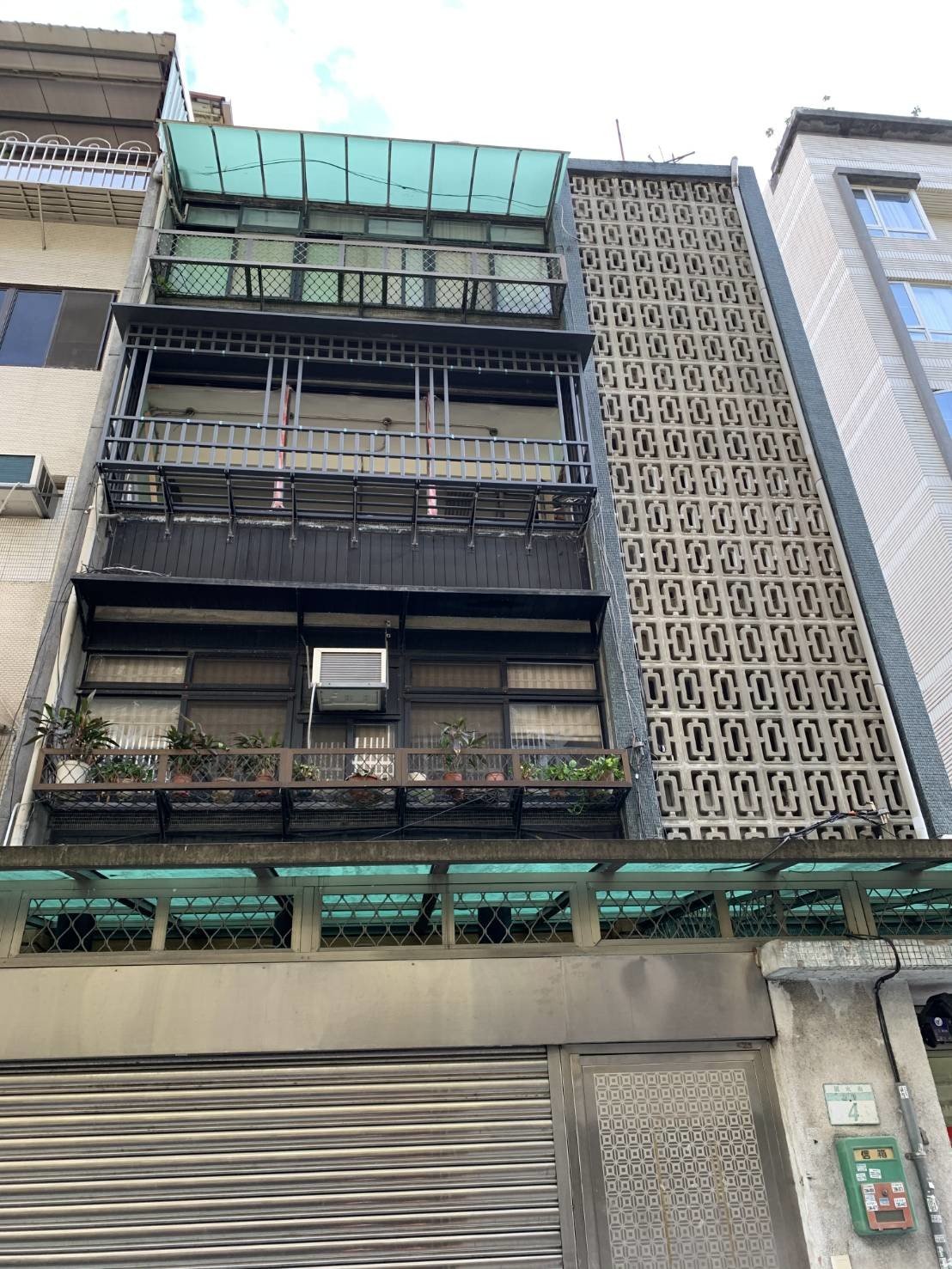 單件家具運送、單一物件搬運、搬重物【榮福搬家公司】石墩搬運、搬石頭桌椅、搬洗衣機、搬披薩窯、精搬金庫、搬保險櫃、精搬魚缸、精搬鋼琴、鋼琴搬運、搬平台式鋼琴、搬工派遣、醫療床搬運、醫療電動床搬運、搬雷射切割機、營業用冰箱搬運、大型家電搬運、搬家首選、吊車吊掛搬運、吊家具搬運、特殊重物搬運、專搬重物、新北搬家公司推薦、搬家公司、基隆搬家、南港搬家、桃園搬家公司推薦、台北搬家公司推薦:大台北搬家,精緻包裝搬運「細膩包裝、專業搬運、用心服務、以客為尊」是榮福搬家公司的宗旨與精神。歡迎立即來電02-2651-2727專人服務。 單件家具運送、單一物件搬運、搬重物【榮福搬家公司】石墩搬運、搬石頭桌椅、搬洗衣機、搬披薩窯、精搬金庫、搬保險櫃、精搬魚缸、精搬鋼琴、鋼琴搬運、搬平台式鋼琴、搬工派遣、醫療床搬運、醫療電動床搬運、搬雷射切割機、營業用冰箱搬運、大型家電搬運、搬家首選、吊車吊掛搬運、吊家具搬運、特殊重物搬運、專搬重物、新北搬家公司推薦、搬家公司、基隆搬家、南港搬家、桃園搬家公司推薦、台北搬家公司推薦:大台北搬家,精緻包裝搬運「細膩包裝、專業搬運、用心服務、以客為尊」是榮福搬家公司的宗旨與精神。歡迎立即來電02-2651-2727專人服務。