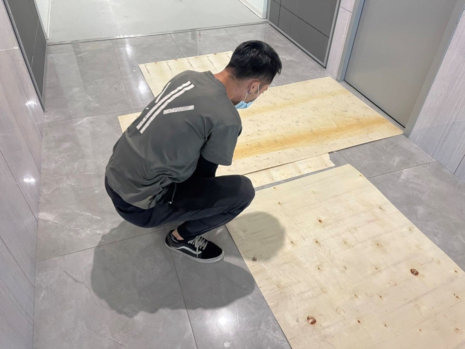 搬機器、搬設備、搬機器機櫃、搬UPS設備、搬電池櫃、搬旁路開關、搬重物【榮福搬家公司】、搬魚缸、搬鋼琴、搬金庫、人力搬運、搬按摩椅、搬家首選、吊掛搬運、吊金庫搬運、特殊重物搬運、單件重物搬運、搬醫療床、專搬重物、企業搬運服務、公司行號搬遷、搬遷、新北搬家公司推薦、搬家公司、基隆搬家、南港搬家、桃園搬家公司推薦、台北搬家公司推薦:大台北搬家,精緻包裝搬運「細膩包裝、專業搬運、用心服務、以客為尊」是榮福搬家公司的宗旨與精神。歡迎立即來電02-2651-2727專人服務。 搬機器、搬設備、搬機器機櫃、搬UPS設備、搬電池櫃、搬旁路開關、搬重物【榮福搬家公司】、搬魚缸、搬鋼琴、搬金庫、人力搬運、搬按摩椅、搬家首選、吊掛搬運、吊金庫搬運、特殊重物搬運、單件重物搬運、搬醫療床、專搬重物、企業搬運服務、公司行號搬遷、搬遷、新北搬家公司推薦、搬家公司、基隆搬家、南港搬家、桃園搬家公司推薦、台北搬家公司推薦:大台北搬家,精緻包裝搬運「細膩包裝、專業搬運、用心服務、以客為尊」是榮福搬家公司的宗旨與精神。歡迎立即來電02-2651-2727專人服務。