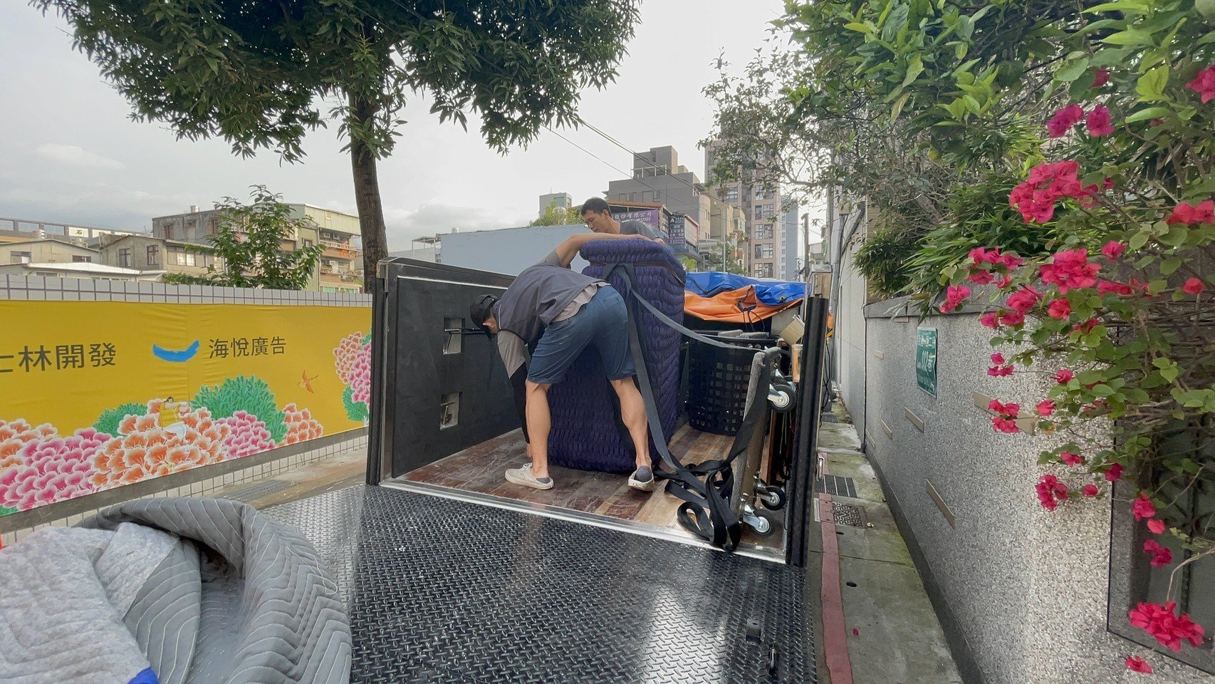 鋼琴搬運費用、搬重物【榮福搬家公司】搬平台式鋼琴、三角演奏琴搬運、單件重物搬運、石墩搬運、搬醫療床、搬石頭桌椅、搬電動床、搬洗衣機、搬披薩窯、精搬金庫、搬保險櫃、精搬魚缸、精搬鋼琴、跨縣市搬家、搬工計時、人力搬運、搬運、床墊搬運、搬醫療電動床、搬營業用冰箱、搬家具、搬家首選、吊掛搬運、吊家具搬運、特殊重物搬運、專搬重物、新北搬家公司推薦、搬家公司、基隆搬家、南港搬家、桃園搬家公司推薦、台北搬家公司推薦:大台北搬家,精緻包裝搬運「細膩包裝、專業搬運、用心服務、以客為尊」是榮福搬家公司的宗旨與精神。歡迎立即來電02-2651-2727專人服務。 鋼琴搬運費用、搬重物【榮福搬家公司】搬平台式鋼琴、三角演奏琴搬運、單件重物搬運、石墩搬運、搬醫療床、搬石頭桌椅、搬電動床、搬洗衣機、搬披薩窯、精搬金庫、搬保險櫃、精搬魚缸、精搬鋼琴、跨縣市搬家、搬工計時、人力搬運、搬運、床墊搬運、搬醫療電動床、搬營業用冰箱、搬家具、搬家首選、吊掛搬運、吊家具搬運、特殊重物搬運、專搬重物、新北搬家公司推薦、搬家公司、基隆搬家、南港搬家、桃園搬家公司推薦、台北搬家公司推薦:大台北搬家,精緻包裝搬運「細膩包裝、專業搬運、用心服務、以客為尊」是榮福搬家公司的宗旨與精神。歡迎立即來電02-2651-2727專人服務。