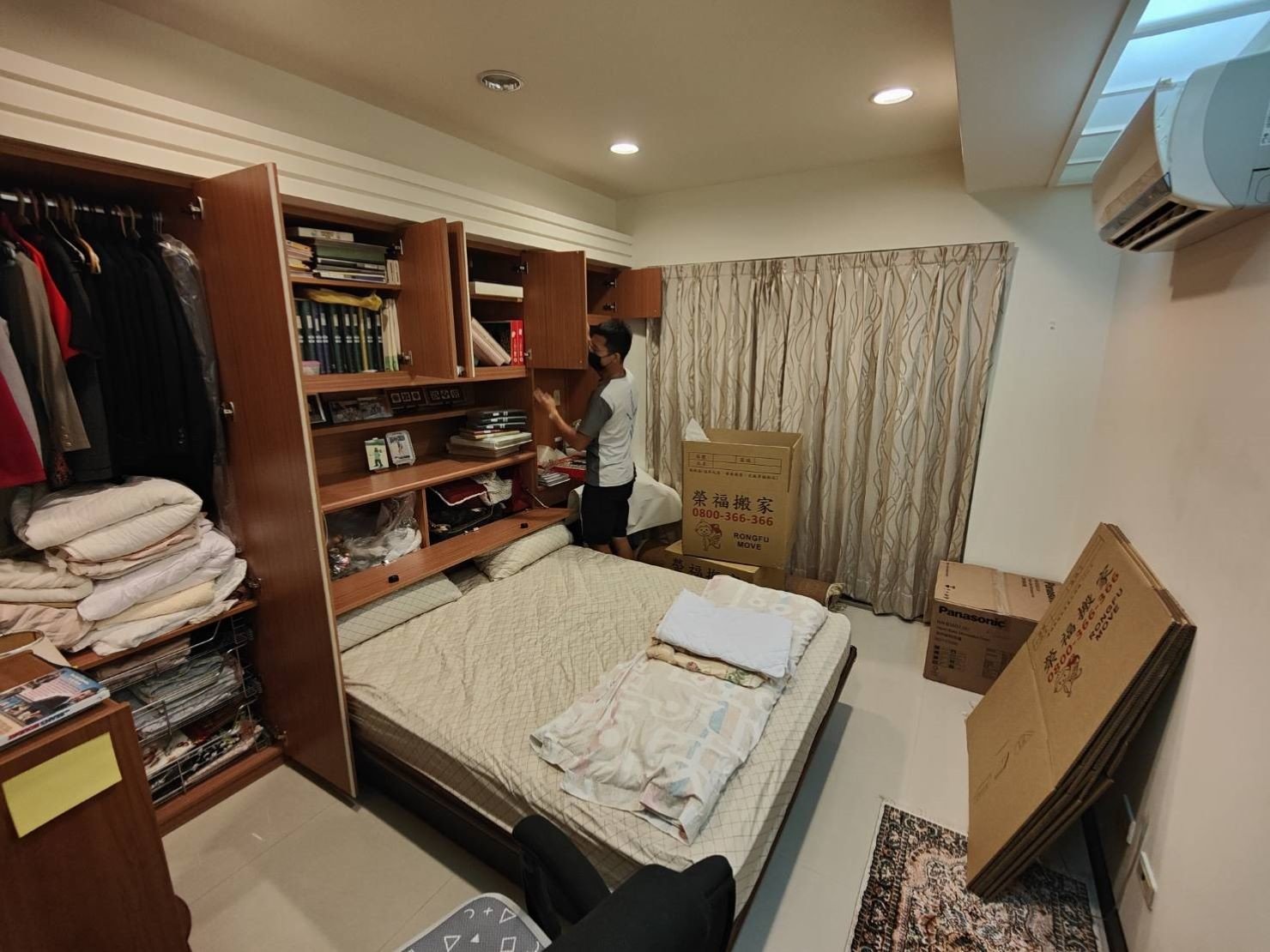 專人打包、搬家公司推薦、新北搬家公司推薦【榮福搬家公司】基隆搬家、南港搬家、桃園搬家公司推薦、家庭搬家、精緻搬家、精緻包裝、打包裝箱、跨縣市搬家、搬工計時、人工搬運、床墊搬運、冰箱搬運、搬家具、搬家首選、搬家紙箱、氣泡捲、膠膜、黃色透明膠帶、大型家具搬運、搬木製家具、搬大理石桌、台北搬家公司推薦:大台北搬家,精緻包裝搬運「細膩包裝、專業搬運、用心服務、以客為尊」是榮福搬家公司的宗旨與精神。歡迎立即來電02-2651-2727專人服務。 專人打包、搬家公司推薦、新北搬家公司推薦【榮福搬家公司】基隆搬家、南港搬家、桃園搬家公司推薦、家庭搬家、精緻搬家、精緻包裝、打包裝箱、跨縣市搬家、搬工計時、人工搬運、床墊搬運、冰箱搬運、搬家具、搬家首選、搬家紙箱、氣泡捲、膠膜、黃色透明膠帶、大型家具搬運、搬木製家具、搬大理石桌、台北搬家公司推薦:大台北搬家,精緻包裝搬運「細膩包裝、專業搬運、用心服務、以客為尊」是榮福搬家公司的宗旨與精神。歡迎立即來電02-2651-2727專人服務。
