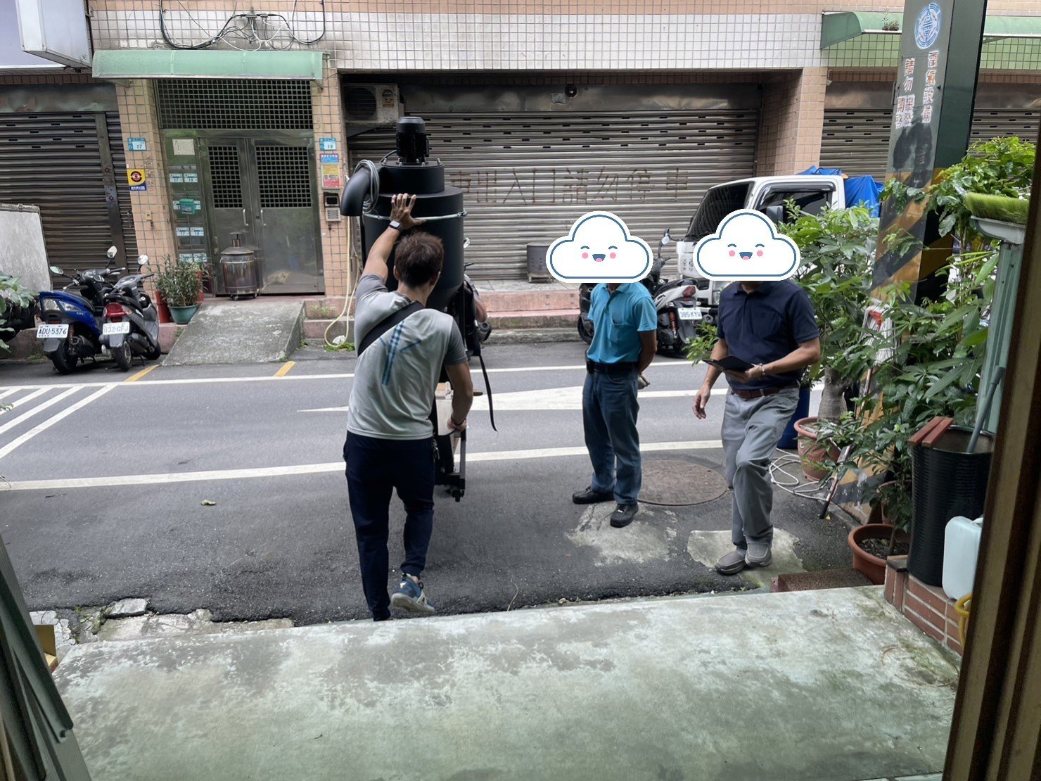 咖啡廠房商用烘豆機搬運、個人工作室烘豆機搬運、搬特殊重物商用烘豆機【榮福搬家】搬特殊重物落地型烘豆機、搬桌上型烘豆機、搬咖啡烘配去石機、搬咖啡烘焙剔石機、搬咖啡豆風選機、搬咖啡豆檢石機、搬咖啡豆選石機、營業用攪拌機搬運、營業用冰箱精緻包裝、營業用烤箱搬遷、麵包切割機、營業用冰箱搬遷、工作檯包裝,工作桌,台北搬家公司推薦:大台北搬家,精緻包裝搬運「細膩包裝、專業搬運、用心服務、以客為尊」是榮福搬家公司的宗旨與精神。歡迎立即來電02-2651-2727專人服務。 咖啡廠房商用烘豆機搬運、個人工作室烘豆機搬運、搬特殊重物商用烘豆機【榮福搬家】搬特殊重物落地型烘豆機、搬桌上型烘豆機、搬咖啡烘配去石機、搬咖啡烘焙剔石機、搬咖啡豆風選機、搬咖啡豆檢石機、搬咖啡豆選石機、營業用攪拌機搬運、營業用冰箱精緻包裝、營業用烤箱搬遷、麵包切割機、營業用冰箱搬遷、工作檯包裝,工作桌,台北搬家公司推薦:大台北搬家,精緻包裝搬運「細膩包裝、專業搬運、用心服務、以客為尊」是榮福搬家公司的宗旨與精神。歡迎立即來電02-2651-2727專人服務。