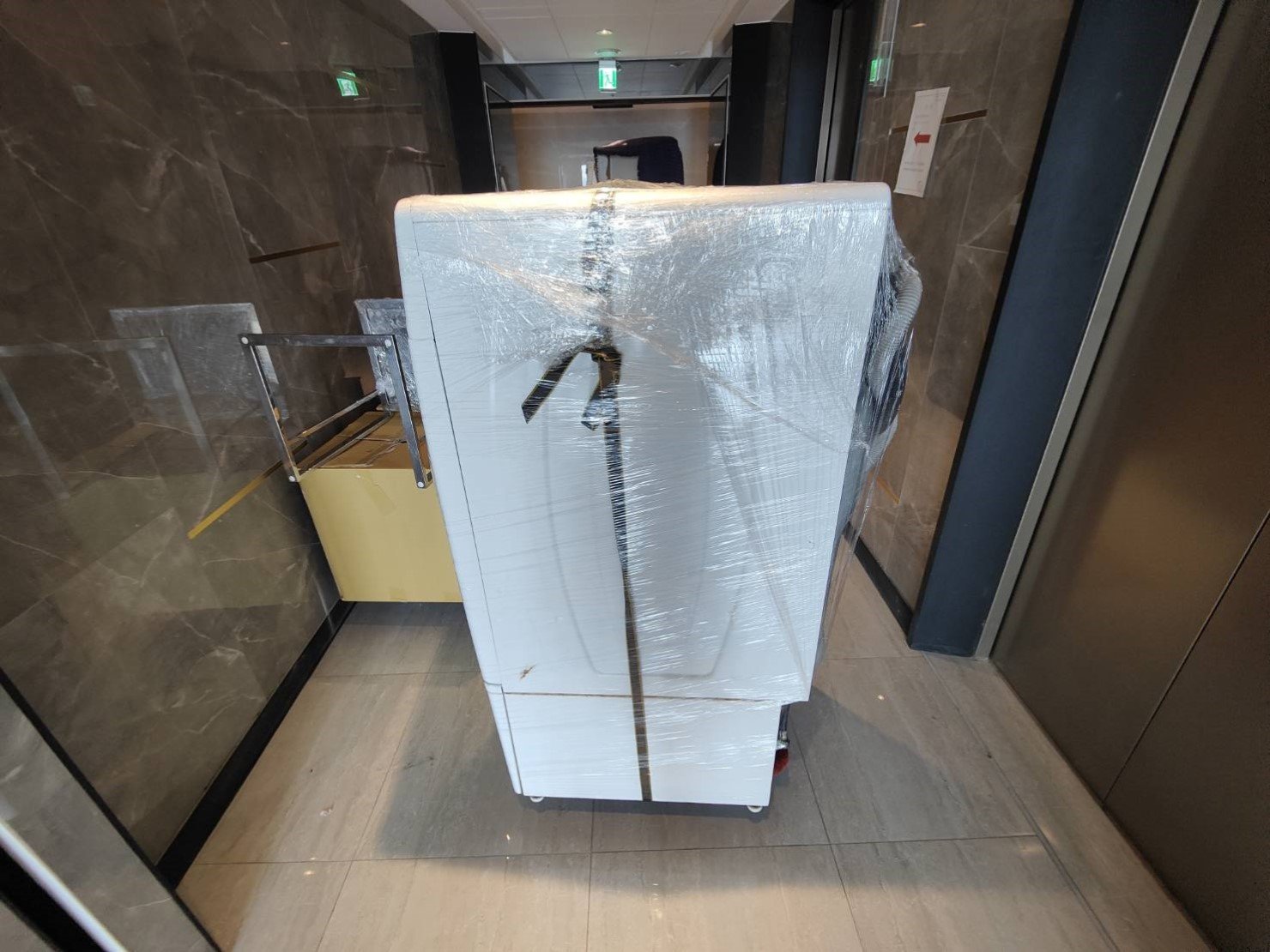 專人到府打包、尺寸較大家具以樓梯搬運作業、歐美規格沙發以樓梯搬運、搬家公司推薦、新北搬家公司推薦【榮福搬家公司】基隆搬家、南港搬家、桃園搬家公司推薦、家庭搬家、精緻搬家、精緻包裝、打包裝箱、跨縣市搬家、貴重家具精緻包裝、人工搬運、搬家具、白土報紙、搬家首選、搬家紙箱、氣泡捲、膠膜、黃色透明膠帶、大型家具搬運、台北搬家公司推薦:大台北搬家,精緻包裝搬運「細膩包裝、專業搬運、用心服務、以客為尊」是榮福搬家公司的宗旨與精神。歡迎立即來電02-2651-2727專人服務。 專人到府打包、尺寸較大家具以樓梯搬運作業、歐美規格沙發以樓梯搬運、搬家公司推薦、新北搬家公司推薦【榮福搬家公司】基隆搬家、南港搬家、桃園搬家公司推薦、家庭搬家、精緻搬家、精緻包裝、打包裝箱、跨縣市搬家、貴重家具精緻包裝、人工搬運、搬家具、白土報紙、搬家首選、搬家紙箱、氣泡捲、膠膜、黃色透明膠帶、大型家具搬運、台北搬家公司推薦:大台北搬家,精緻包裝搬運「細膩包裝、專業搬運、用心服務、以客為尊」是榮福搬家公司的宗旨與精神。歡迎立即來電02-2651-2727專人服務。
