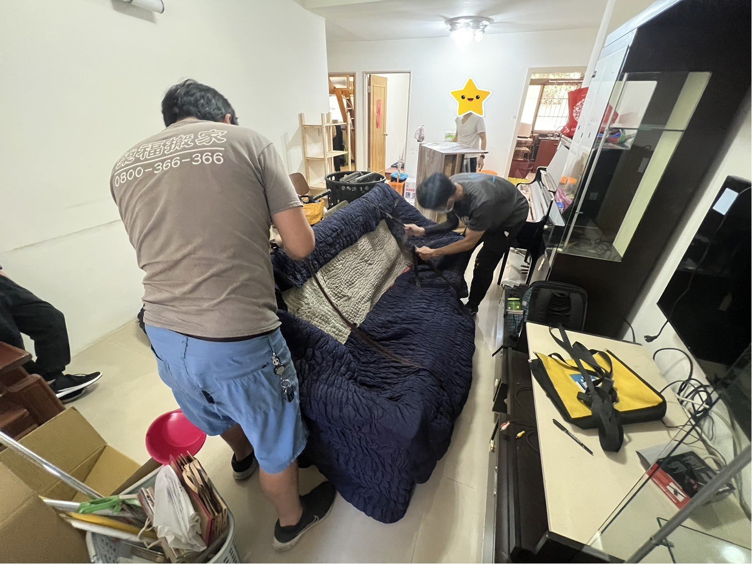 台北專業搬家|新北搬家|南港搬家|汐止專業搬家|雙北可信賴搬家|三重蘆洲專業搬家|五股搬家|林口搬家|小資族搬家|一房一廳套房搬家|台北少量家具搬家|新北少量家具搬家|汐止少量家具搬家|三重蘆洲少量家具搬家|雙人床架拆組裝|洗衣機搬運|沙發搬運|書桌搬運|餐桌搬運|鋼琴搬運,搬家公司推薦【榮福搬家公司】屬於專業搬家精緻服務搬運以「細膩安全專業搬運、用心服務、以客為尊」之宗旨與精神搬運服務客戶,歡迎來電02-2651-2727專人服務。