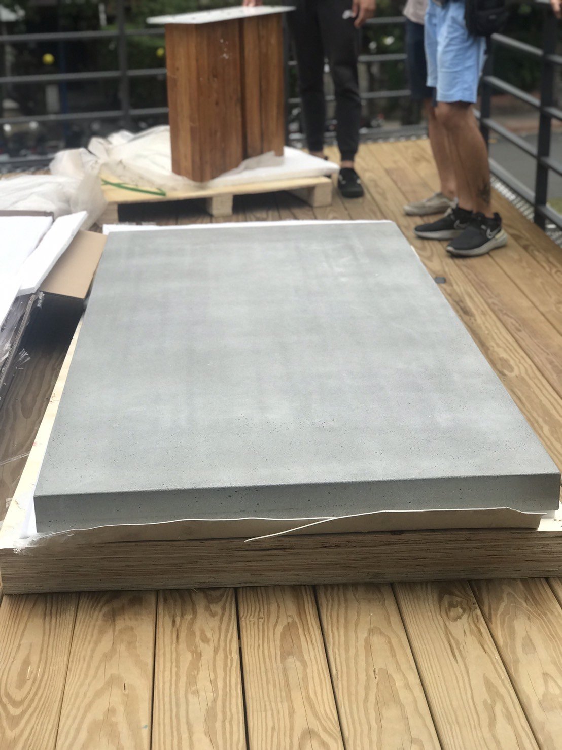 特殊搬運、搬重物【榮福搬家公司】單一家具搬運、清水模辦公桌、清水模餐桌、進口餐桌-水泥桌面長桌、專業搬運、組裝定位、進口原木餐桌、美術館搬遷、300公斤餐桌搬運、跨縣市搬家、搬工計時、人力搬運、搬家首選、吊掛搬運、特殊重物搬運、專搬重物、搬重物技巧、新北搬家公司推薦、搬家車、搬家公司、基隆搬家、南港搬家、桃園搬家公司推薦、台北搬家公司推薦:大台北搬家,精緻包裝搬運「細膩包裝、專業搬運、用心服務、以客為尊」是榮福搬家公司的宗旨與精神。歡迎立即來電02-2651-2727專人服務。 特殊搬運、搬重物【榮福搬家公司】單一家具搬運、清水模辦公桌、清水模餐桌、進口餐桌-水泥桌面長桌、專業搬運、組裝定位、進口原木餐桌、美術館搬遷、300公斤餐桌搬運、跨縣市搬家、搬工計時、人力搬運、搬家首選、吊掛搬運、特殊重物搬運、專搬重物、搬重物技巧、新北搬家公司推薦、搬家車、搬家公司、基隆搬家、南港搬家、桃園搬家公司推薦、台北搬家公司推薦:大台北搬家,精緻包裝搬運「細膩包裝、專業搬運、用心服務、以客為尊」是榮福搬家公司的宗旨與精神。歡迎立即來電02-2651-2727專人服務。