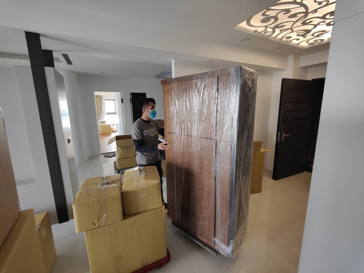 專人到府打包、尺寸較大家具以樓梯搬運作業、歐美規格沙發以樓梯搬運、搬家公司推薦、新北搬家公司推薦【榮福搬家公司】基隆搬家、南港搬家、桃園搬家公司推薦、家庭搬家、精緻搬家、精緻包裝、打包裝箱、跨縣市搬家、貴重家具精緻包裝、人工搬運、搬家具、白土報紙、搬家首選、搬家紙箱、氣泡捲、膠膜、黃色透明膠帶、大型家具搬運、台北搬家公司推薦:大台北搬家,精緻包裝搬運「細膩包裝、專業搬運、用心服務、以客為尊」是榮福搬家公司的宗旨與精神。歡迎立即來電02-2651-2727專人服務。 專人到府打包、尺寸較大家具以樓梯搬運作業、歐美規格沙發以樓梯搬運、搬家公司推薦、新北搬家公司推薦【榮福搬家公司】基隆搬家、南港搬家、桃園搬家公司推薦、家庭搬家、精緻搬家、精緻包裝、打包裝箱、跨縣市搬家、貴重家具精緻包裝、人工搬運、搬家具、白土報紙、搬家首選、搬家紙箱、氣泡捲、膠膜、黃色透明膠帶、大型家具搬運、台北搬家公司推薦:大台北搬家,精緻包裝搬運「細膩包裝、專業搬運、用心服務、以客為尊」是榮福搬家公司的宗旨與精神。歡迎立即來電02-2651-2727專人服務。