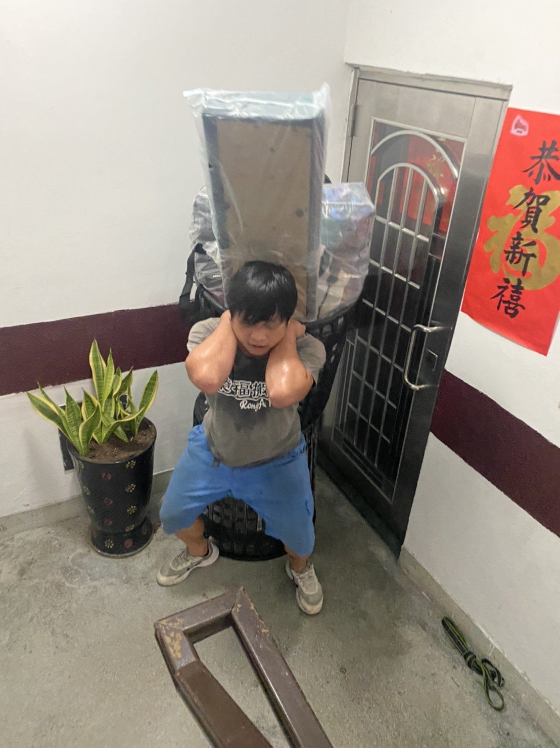 搬家推薦【榮福搬家公司】跨縣搬鋼琴、搬家首選、搬家公司推薦:大台北搬家,精緻包裝搬運「細膩包裝、專業搬運、用心服務、以客為尊」是榮福搬家公司的宗旨與精神。歡迎立即來電02-2651-2727專人服務。系統式家具拆裝找專業的榮福搬家就對了。 搬家推薦【榮福搬家公司】跨縣搬鋼琴、搬家首選、搬家公司推薦:大台北搬家,精緻包裝搬運「細膩包裝、專業搬運、用心服務、以客為尊」是榮福搬家公司的宗旨與精神。歡迎立即來電02-2651-2727專人服務。系統式家具拆裝找專業的榮福搬家就對了。