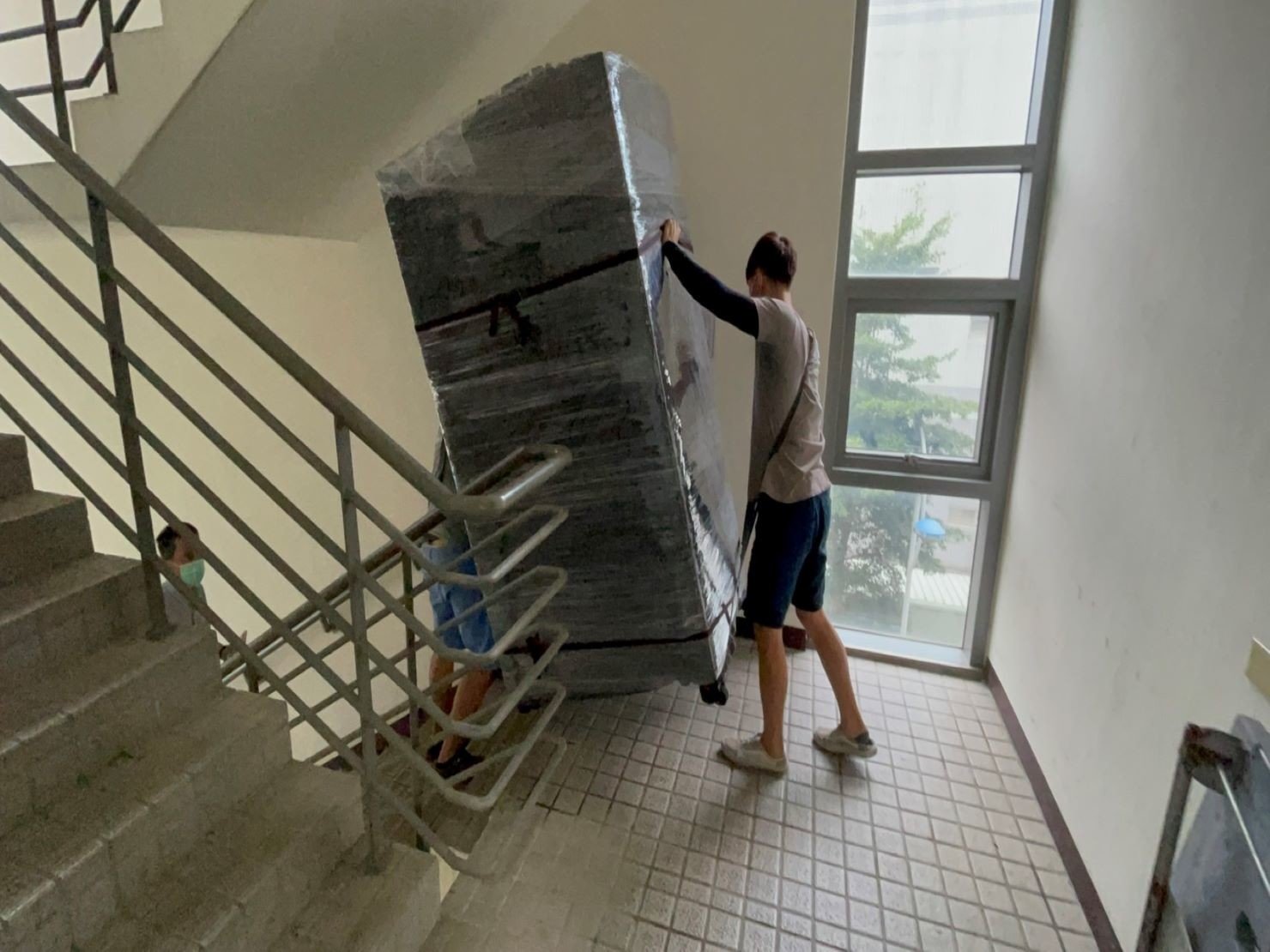 只需搬一件家具?搬運單一生財器具、儀器設備、販賣機、客製化設備、特殊重物推薦【榮福搬家】專業包裝防護搬運「細膩包裝手法、專業搬運技巧、用心服務、以客為尊」是榮福搬家公司的宗旨與精神。歡迎立即來電02-2651-2727專人服務。 只需搬一件家具?搬運單一生財器具、儀器設備、販賣機、客製化設備、特殊重物推薦【榮福搬家】專業包裝防護搬運「細膩包裝手法、專業搬運技巧、用心服務、以客為尊」是榮福搬家公司的宗旨與精神。歡迎立即來電02-2651-2727專人服務。