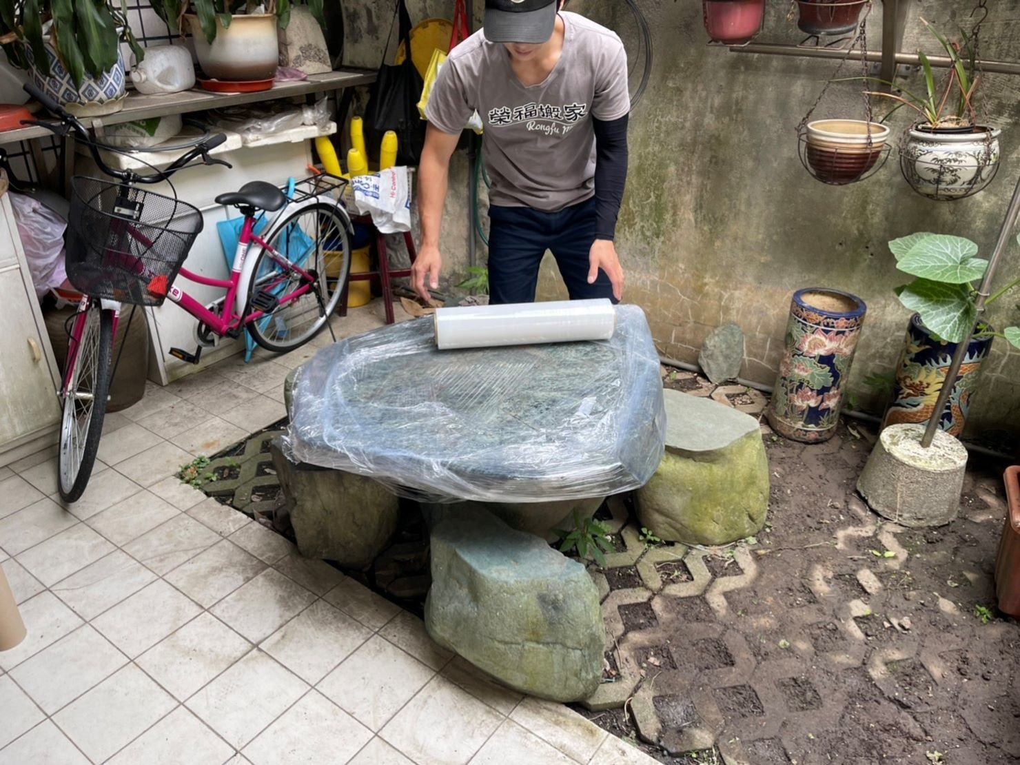 盆栽搬運、搬重物【榮福搬家公司】石墩搬運、搬石頭桌椅、搬洗衣機、搬醫療床、搬神明桌、精搬金庫、搬保險櫃、精搬魚缸、精搬鋼琴、家庭搬家、跨縣市搬家、搬工計時、人力搬運、搬運、搬床墊、冰箱搬運、搬家具、搬家首選、吊掛搬運、吊家具搬運、特殊重物搬運、專搬重物、搬重物技巧、新北搬家公司推薦、搬家車、搬家公司、基隆搬家、南港搬家、桃園搬家公司推薦、台北搬家公司推薦:大台北搬家,精緻包裝搬運「細膩包裝、專業搬運、用心服務、以客為尊」是榮福搬家公司的宗旨與精神。歡迎立即來電02-2651-2727專人服務。 盆栽搬運、搬重物【榮福搬家公司】石墩搬運、搬石頭桌椅、搬洗衣機、搬醫療床、搬神明桌、精搬金庫、搬保險櫃、精搬魚缸、精搬鋼琴、家庭搬家、跨縣市搬家、搬工計時、人力搬運、搬運、搬床墊、冰箱搬運、搬家具、搬家首選、吊掛搬運、吊家具搬運、特殊重物搬運、專搬重物、搬重物技巧、新北搬家公司推薦、搬家車、搬家公司、基隆搬家、南港搬家、桃園搬家公司推薦、台北搬家公司推薦:大台北搬家,精緻包裝搬運「細膩包裝、專業搬運、用心服務、以客為尊」是榮福搬家公司的宗旨與精神。歡迎立即來電02-2651-2727專人服務。