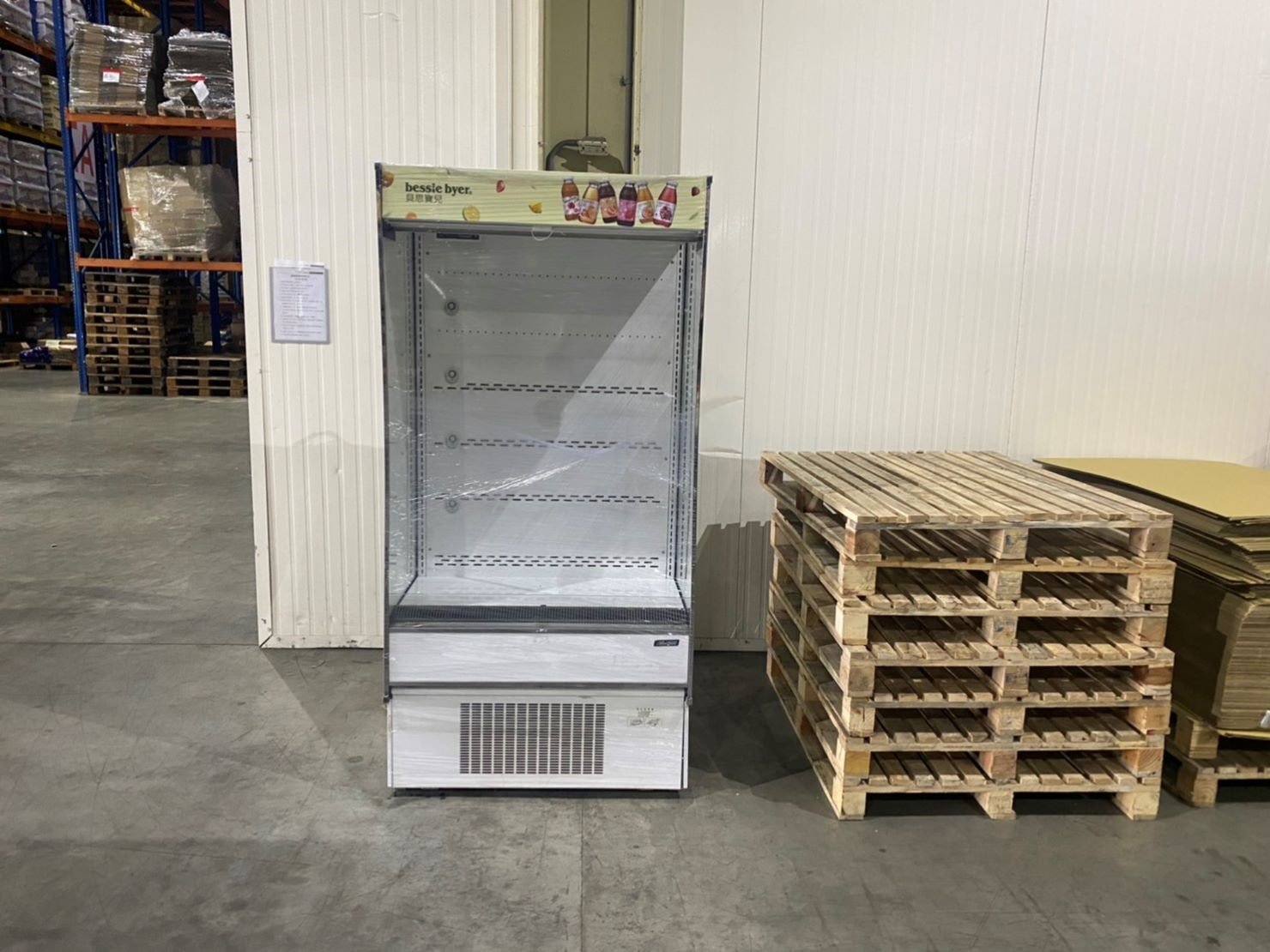 搬冰箱【榮福搬家公司】台北搬家、新北搬家、搬家首選、搬家公司推薦：優質搬家，包裝搬運「細膩包裝、專業搬運、用心服務、以客為尊」是榮福搬家公司的宗旨與精神。歡迎立即來電02-2651-2727專人服務。系統式家具拆裝找專業的榮福搬家就對了。