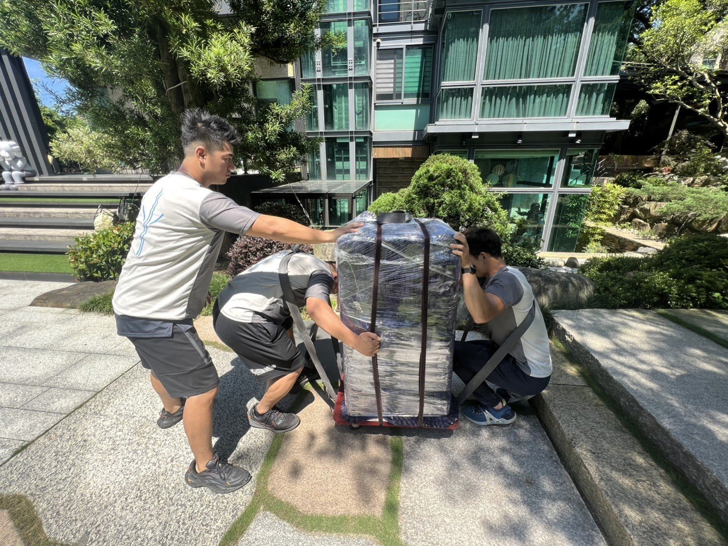 專搬公司行號保險箱、金庫,私人保險箱、金庫,搬家公司推薦、台北辦公室搬遷推薦【榮福搬家公司】台北公司行號金庫、保險箱搬遷、 南港公司行號金庫、保險箱搬遷、桃園公司行號金庫、保險箱搬遷、新北公司行號金庫、保險箱搬遷、基隆公司行號金庫、保險箱搬遷、特殊重物保險箱、金庫搬運、保險箱、金庫搬運、公司行號搬遷、台北公司行號金庫、保險箱清運、桃園公司行號金庫、保險箱清運、新北公司行號金庫、保險箱清運、政府機關搬遷、學校單位搬遷、精緻包裝、搬家紙箱、搬鐵櫃、搬保密文件、保密文件銷毀,針對顧客都秉持以用心實在專業搬家技巧,搬家實在用心值得您的信賴與選擇。歡迎來電咨詢02-2651-2727,榮福搬家有專員立即為您服務。 專搬公司行號保險箱、金庫,私人保險箱、金庫,搬家公司推薦、台北辦公室搬遷推薦【榮福搬家公司】台北公司行號金庫、保險箱搬遷、 南港公司行號金庫、保險箱搬遷、桃園公司行號金庫、保險箱搬遷、新北公司行號金庫、保險箱搬遷、基隆公司行號金庫、保險箱搬遷、特殊重物保險箱、金庫搬運、保險箱、金庫搬運、公司行號搬遷、台北公司行號金庫、保險箱清運、桃園公司行號金庫、保險箱清運、新北公司行號金庫、保險箱清運、政府機關搬遷、學校單位搬遷、精緻包裝、搬家紙箱、搬鐵櫃、搬保密文件、保密文件銷毀,針對顧客都秉持以用心實在專業搬家技巧,搬家實在用心值得您的信賴與選擇。歡迎來電咨詢02-2651-2727,榮福搬家有專員立即為您服務。