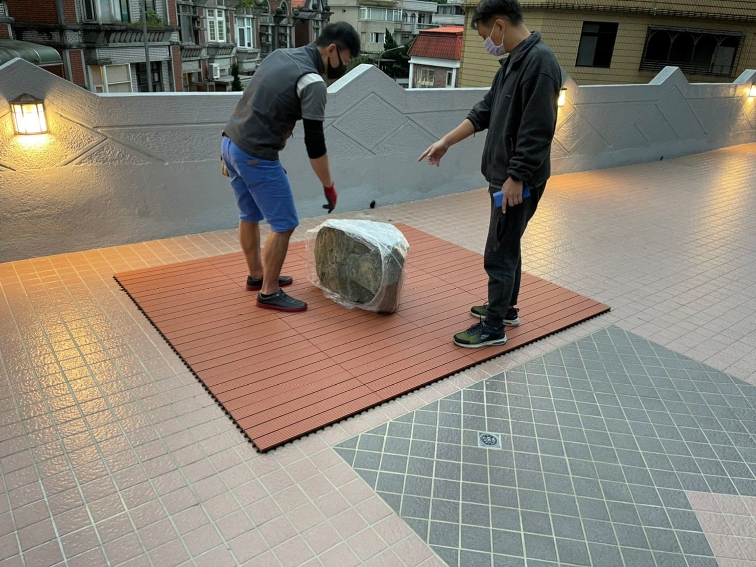 搬重物【榮福搬家公司】石墩搬運、搬石椅、搬石頭桌、搬洗衣機、搬披薩窯、精搬金庫、搬保險櫃、精搬魚缸、精搬鋼琴、跨縣搬家、搬工派遣、搬運、搬床墊、搬冰箱、搬家具、搬家首選、吊掛搬運、吊家具搬運、特殊重物搬運、專搬重物、新北搬家推薦、搬家公司、基隆搬家、南港搬家、桃園搬家公司、台北搬家公司推薦:大台北搬家,精緻包裝搬運「細膩包裝、專業搬運、用心服務、以客為尊」是榮福搬家公司的宗旨與精神。歡迎立即來電02-2651-2727專人服務。 搬重物【榮福搬家公司】石墩搬運、搬石椅、搬石頭桌、搬洗衣機、搬披薩窯、精搬金庫、搬保險櫃、精搬魚缸、精搬鋼琴、跨縣搬家、搬工派遣、搬運、搬床墊、搬冰箱、搬家具、搬家首選、吊掛搬運、吊家具搬運、特殊重物搬運、專搬重物、新北搬家推薦、搬家公司、基隆搬家、南港搬家、桃園搬家公司、台北搬家公司推薦:大台北搬家,精緻包裝搬運「細膩包裝、專業搬運、用心服務、以客為尊」是榮福搬家公司的宗旨與精神。歡迎立即來電02-2651-2727專人服務。