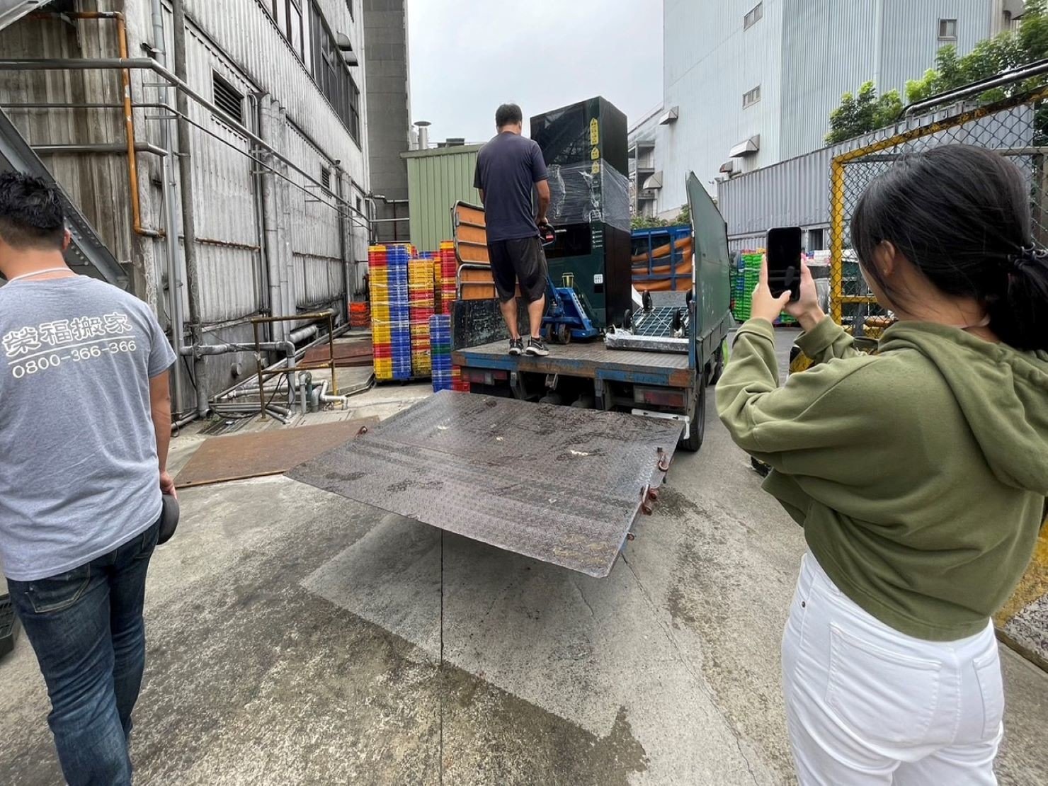 台北單搬重物∣南港單搬重物∣新北單搬重物∣雙北單搬重物∣汐止單搬重物∣五股單搬重物∣中永和單搬重物∣板橋單搬重物∣桃園單搬重物推薦【榮福搬家】屬專業搬家細膩運唯一首選,累積20年各式各樣特殊重物的搬運經驗,專業敏捷快速完成您的各項搬運任務。榮福搬家具備精緻包裝搬運「細膩包裝、專業搬運、用心服務、以客為尊」是榮福搬家公司的宗旨與精神。歡迎立即來電02-2651-2727專人服務。 台北單搬重物∣南港單搬重物∣新北單搬重物∣雙北單搬重物∣汐止單搬重物∣五股單搬重物∣中永和單搬重物∣板橋單搬重物∣桃園單搬重物推薦【榮福搬家】屬專業搬家細膩運唯一首選,累積20年各式各樣特殊重物的搬運經驗,專業敏捷快速完成您的各項搬運任務。榮福搬家具備精緻包裝搬運「細膩包裝、專業搬運、用心服務、以客為尊」是榮福搬家公司的宗旨與精神。歡迎立即來電02-2651-2727專人服務。