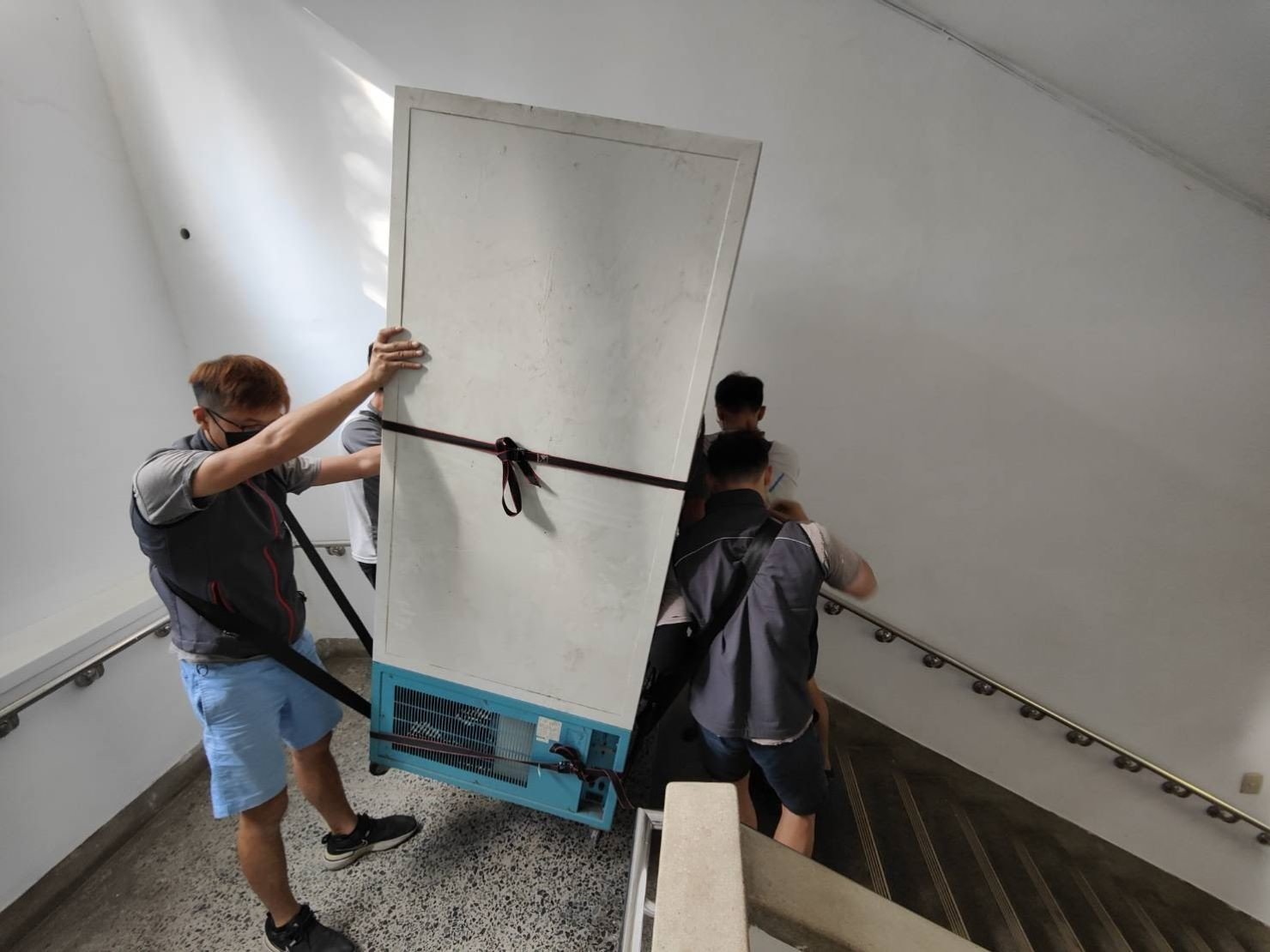 專搬生醫設備、搬精密儀器、實驗室冷凍櫃搬運、生技實驗設備、台北搬實驗設備、南港搬實驗設備、新北搬實驗設備、雙北搬實驗設備、汐止搬實驗設備、中永和搬實驗設備、板橋搬實驗設備、五股搬實驗設備、基隆搬實驗設備、桃園搬實驗設備、搬生醫設備推薦【榮福搬家】擁有各式各樣特殊重物搬運的經驗,不斷更新搬運資訊、提升搬運技巧,特殊重物搬運唯一首選榮福搬家公司。 專搬生醫設備、搬精密儀器、實驗室冷凍櫃搬運、生技實驗設備、台北搬實驗設備、南港搬實驗設備、新北搬實驗設備、雙北搬實驗設備、汐止搬實驗設備、中永和搬實驗設備、板橋搬實驗設備、五股搬實驗設備、基隆搬實驗設備、桃園搬實驗設備、搬生醫設備推薦【榮福搬家】擁有各式各樣特殊重物搬運的經驗,不斷更新搬運資訊、提升搬運技巧,特殊重物搬運唯一首選榮福搬家公司。