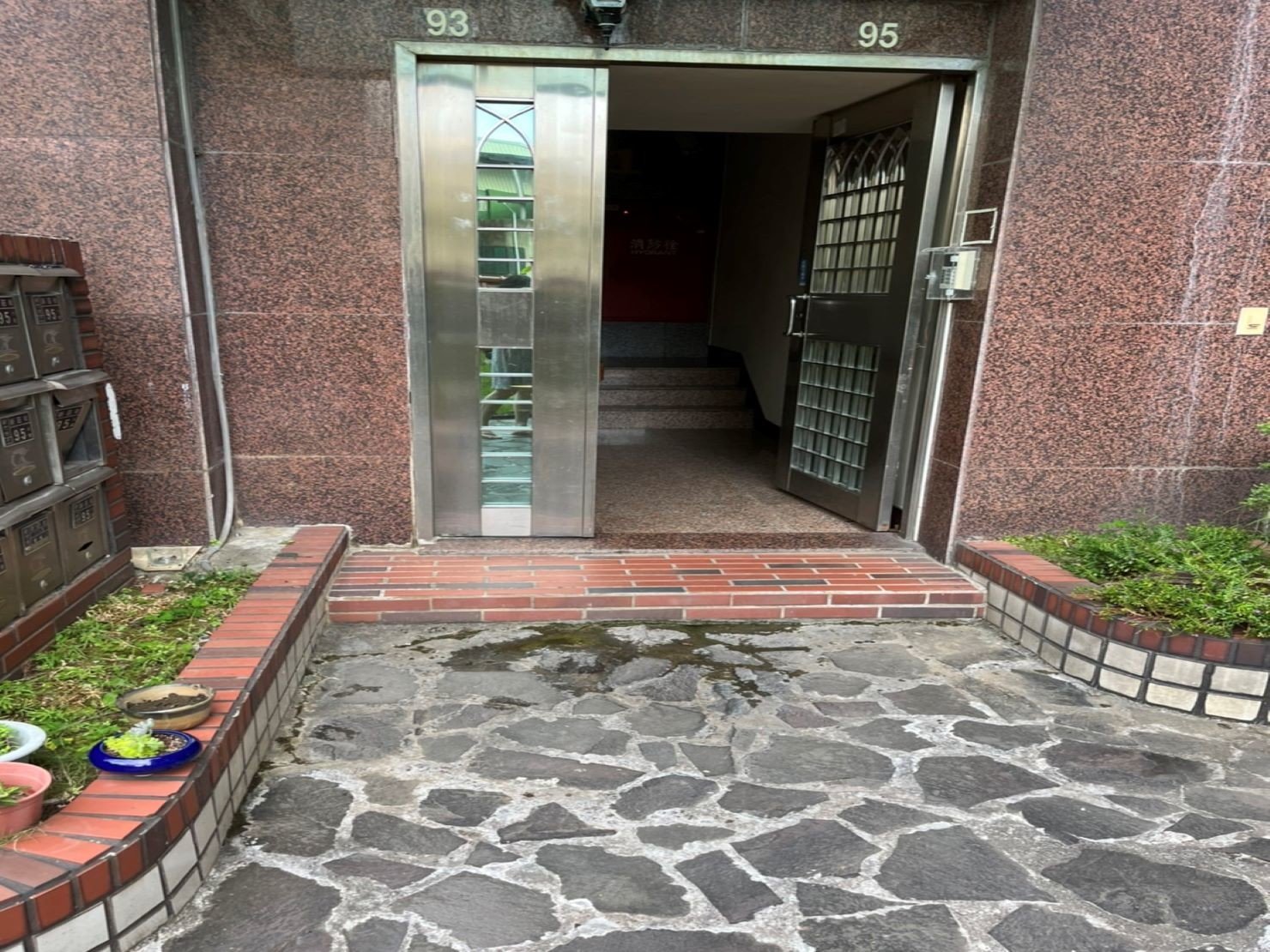 專人打包、搬家公司推薦、GOOGLE搬家公司推薦【榮福搬家公司】、家庭區域性專人打包、精緻搬家、精緻包裝、專人打包裝箱、搬家首選、台北搬家公司推薦:大台北搬家,精緻包裝搬運「細膩包裝、專業搬運、用心服務、以客為尊」是榮福搬家公司的宗旨與精神。 專人打包、搬家公司推薦、GOOGLE搬家公司推薦【榮福搬家公司】、家庭區域性專人打包、精緻搬家、精緻包裝、專人打包裝箱、搬家首選、台北搬家公司推薦:大台北搬家,精緻包裝搬運「細膩包裝、專業搬運、用心服務、以客為尊」是榮福搬家公司的宗旨與精神。