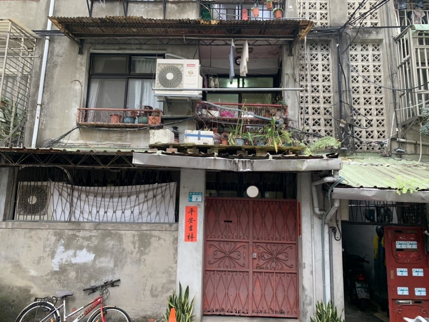 家庭垃圾清運公司、搬家公司推薦、新北搬家公司推薦【榮福搬家公司】台北市垃圾清運、垃圾清運價格、大型垃圾清運費用、南港搬家、桃園搬家公司推薦、台北搬家公司推薦、搬垃圾處理、廢棄物清運、廢棄家具清運、廢棄物處理、搬運廢棄物、家具垃圾處理、清垃圾、清運、搬家具、冰箱搬運、基隆搬家、搬家電、床墊搬運、搬衣櫃、搬大型家具、大型家具丟棄、家庭廢棄物清運、公司行號搬遷、家庭搬家、鋼琴廢棄處理、搬家首選、搬工計時、人工搬運、搬運、廢棄家具處理,針對顧客都秉持以用心實在專業搬家技巧,搬家實在用心值得您的信賴與選擇。歡迎來電咨詢02-2651-2727,榮福搬家有專員立即為您服務。 家庭垃圾清運公司、搬家公司推薦、新北搬家公司推薦【榮福搬家公司】台北市垃圾清運、垃圾清運價格、大型垃圾清運費用、南港搬家、桃園搬家公司推薦、台北搬家公司推薦、搬垃圾處理、廢棄物清運、廢棄家具清運、廢棄物處理、搬運廢棄物、家具垃圾處理、清垃圾、清運、搬家具、冰箱搬運、基隆搬家、搬家電、床墊搬運、搬衣櫃、搬大型家具、大型家具丟棄、家庭廢棄物清運、公司行號搬遷、家庭搬家、鋼琴廢棄處理、搬家首選、搬工計時、人工搬運、搬運、廢棄家具處理,針對顧客都秉持以用心實在專業搬家技巧,搬家實在用心值得您的信賴與選擇。歡迎來電咨詢02-2651-2727,榮福搬家有專員立即為您服務。