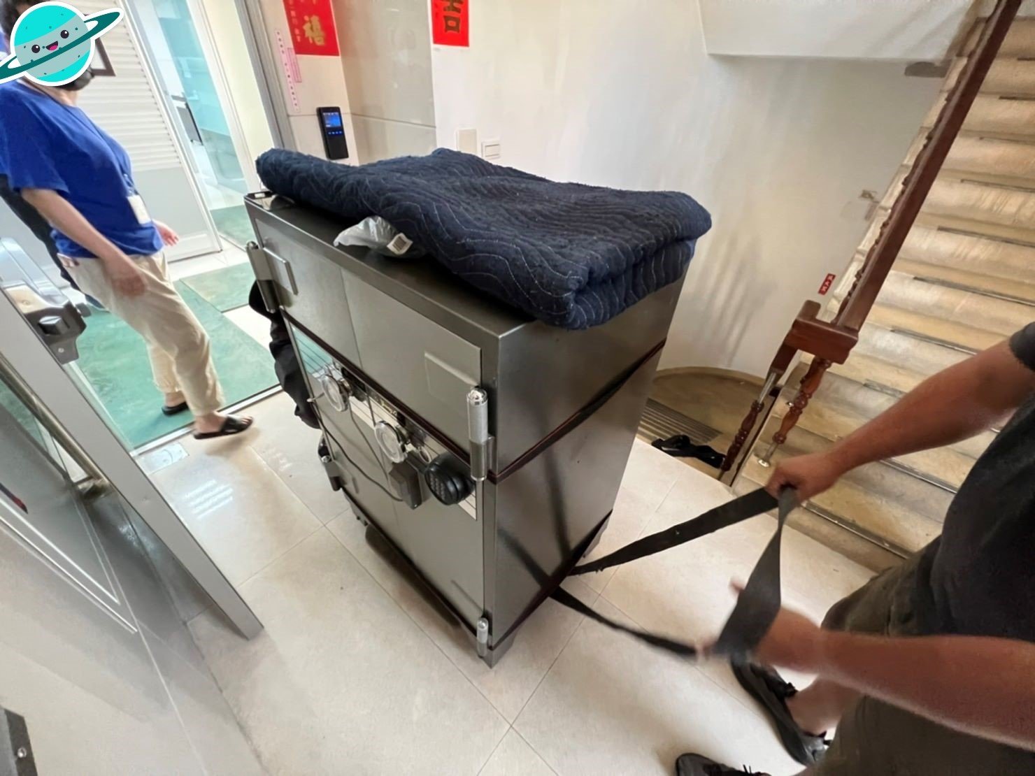 專搬公司行號保險箱、金庫,搬家公司推薦、台北辦公室搬遷推薦【榮福搬家公司】 南港公司行號金庫、保險箱搬遷、桃園公司行號金庫、保險箱搬遷、新北公司行號金庫、保險箱搬遷、基隆公司行號金庫、保險箱搬遷、特殊重物保險箱、金庫搬運、保險箱、金庫搬運、公司行號搬遷、台北公司行號金庫、保險箱清運、桃園公司行號金庫、保險箱清運、新北公司行號金庫、保險箱清運、政府機關搬遷、學校單位搬遷、精緻包裝、搬家紙箱、搬鐵櫃、搬保密文件、保密文件銷毀,針對顧客都秉持以用心實在專業搬家技巧,搬家實在用心值得您的信賴與選擇。歡迎來電咨詢02-2651-2727,榮福搬家有專員立即為您服務。 專搬公司行號保險箱、金庫,搬家公司推薦、台北辦公室搬遷推薦【榮福搬家公司】 南港公司行號金庫、保險箱搬遷、桃園公司行號金庫、保險箱搬遷、新北公司行號金庫、保險箱搬遷、基隆公司行號金庫、保險箱搬遷、特殊重物保險箱、金庫搬運、保險箱、金庫搬運、公司行號搬遷、台北公司行號金庫、保險箱清運、桃園公司行號金庫、保險箱清運、新北公司行號金庫、保險箱清運、政府機關搬遷、學校單位搬遷、精緻包裝、搬家紙箱、搬鐵櫃、搬保密文件、保密文件銷毀,針對顧客都秉持以用心實在專業搬家技巧,搬家實在用心值得您的信賴與選擇。歡迎來電咨詢02-2651-2727,榮福搬家有專員立即為您服務。