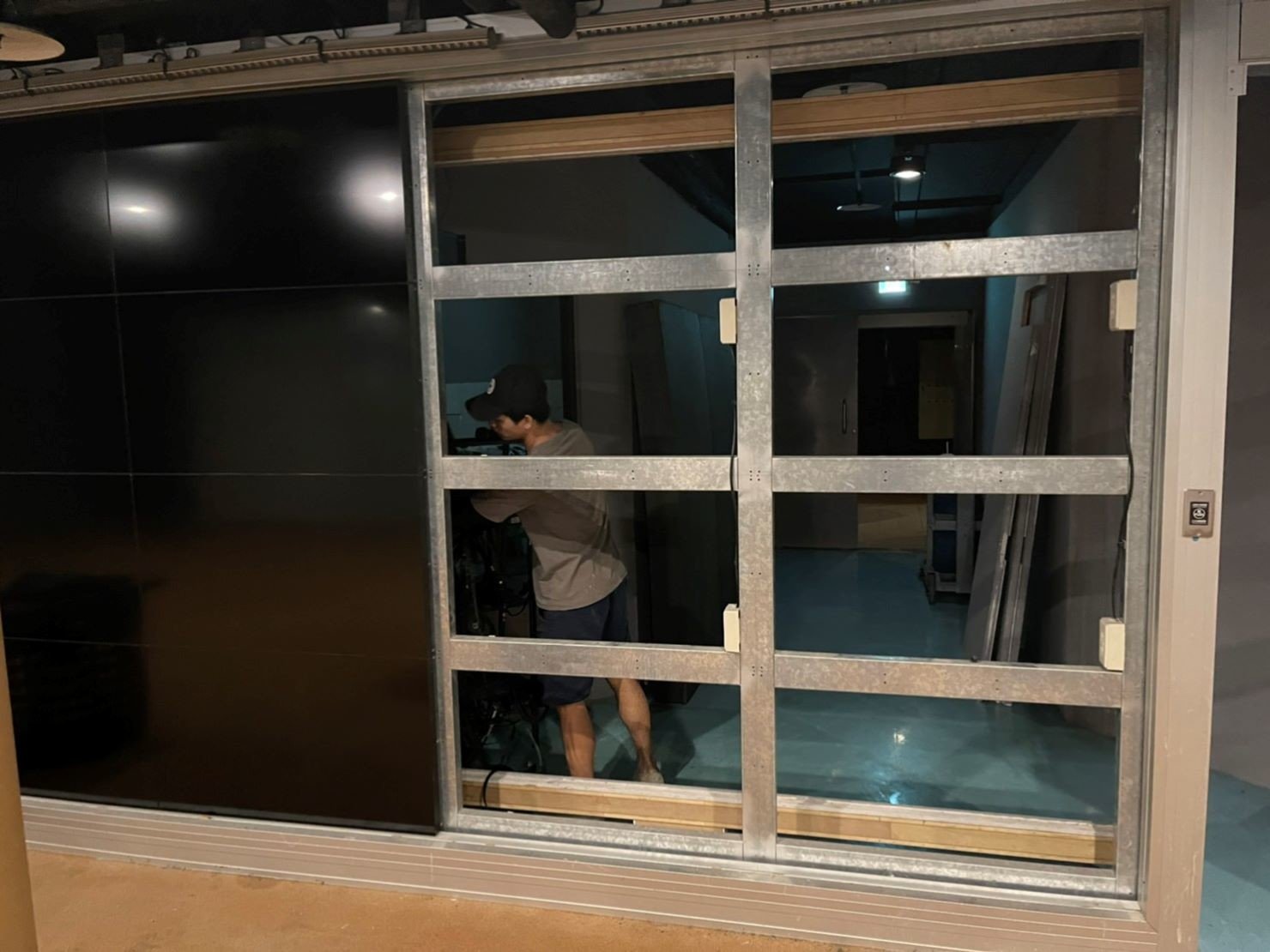 搬家公司推薦、台北搬家推薦【榮福搬家公司】南港搬家、電視牆拆裝、拆玻璃、桃園搬家公司推薦、新北搬家公司推薦、企業搬運服務、搬公司行號、廠房遷移、公司行號搬遷、政府機關搬遷、百貨專櫃遷移、學校單位搬遷、精緻包裝、家庭搬家、搬家具、家電搬運、搬電視、搬工、拆裝工具組,針對顧客都秉持以用心實在專業搬家技巧,搬家實在用心值得您的信賴與選擇。歡迎來電咨詢02-2651-2727,榮福搬家有專員立即為您服務。專業拆裝技能、系統式家具拆裝找專業的榮福搬家就對了。 搬家公司推薦、台北搬家推薦【榮福搬家公司】南港搬家、電視牆拆裝、拆玻璃、桃園搬家公司推薦、新北搬家公司推薦、企業搬運服務、搬公司行號、廠房遷移、公司行號搬遷、政府機關搬遷、百貨專櫃遷移、學校單位搬遷、精緻包裝、家庭搬家、搬家具、家電搬運、搬電視、搬工、拆裝工具組,針對顧客都秉持以用心實在專業搬家技巧,搬家實在用心值得您的信賴與選擇。歡迎來電咨詢02-2651-2727,榮福搬家有專員立即為您服務。專業拆裝技能、系統式家具拆裝找專業的榮福搬家就對了。