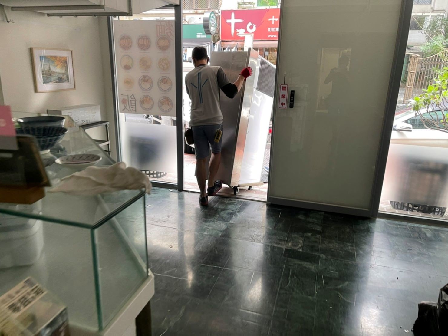 搬家公司推薦、台北搬家推薦【榮福搬家公司】南港搬家、桃園搬家公司推薦、新北搬家公司推薦、企業搬運服務、搬公司行號、廠房遷移、公司行號搬遷、政府機關搬遷、百貨專櫃遷移、學校單位搬遷、廚房設備搬運、搬冰箱、廚具搬運、重物搬運、精緻包裝、家庭搬家、搬鋼琴、搬工,針對顧客都秉持以用心實在專業搬家技巧,搬家實在用心值得您的信賴與選擇。歡迎來電咨詢02-2651-2727,榮福搬家有專員立即為您服務。 搬家公司推薦、台北搬家推薦【榮福搬家公司】南港搬家、桃園搬家公司推薦、新北搬家公司推薦、企業搬運服務、搬公司行號、廠房遷移、公司行號搬遷、政府機關搬遷、百貨專櫃遷移、學校單位搬遷、廚房設備搬運、搬冰箱、廚具搬運、重物搬運、精緻包裝、家庭搬家、搬鋼琴、搬工,針對顧客都秉持以用心實在專業搬家技巧,搬家實在用心值得您的信賴與選擇。歡迎來電咨詢02-2651-2727,榮福搬家有專員立即為您服務。
