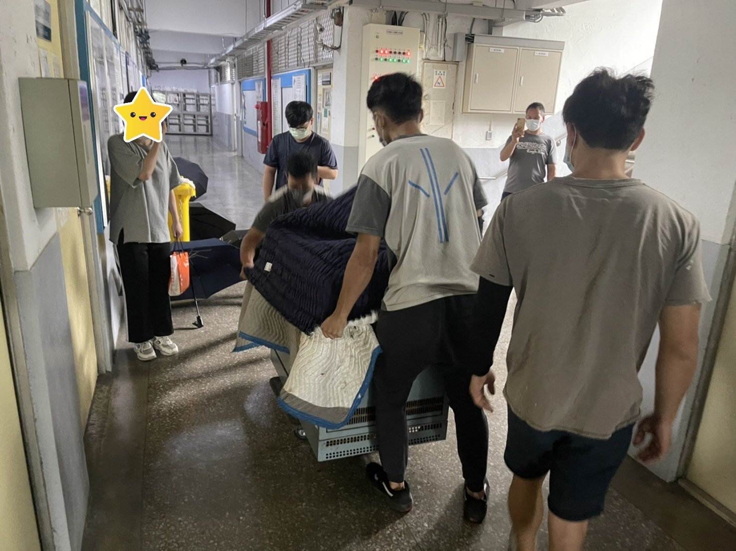 特殊搬運、搬重物【榮福搬家】醫療器材、醫療設備搬運、實驗室器材搬運、實業室高溫加熱器、科技大學社團設備移動、搬運搬單一物件、南港搬家、桃園搬家公司推薦、新北搬家公司推薦、可配合校園室內移動、生技科學儀器搬運、海關箱待拆、醫療儀器專業搬運、公司行號搬、專搬重物、搬工服務、人力搬運,針對顧客都秉持以用心實在專業搬家技巧,搬家實在用心值得您的信賴與選擇。歡迎來電咨詢02-2651-2727,榮福搬家有專員立即為您服務。 特殊搬運、搬重物【榮福搬家】醫療器材、醫療設備搬運、實驗室器材搬運、實業室高溫加熱器、科技大學社團設備移動、搬運搬單一物件、南港搬家、桃園搬家公司推薦、新北搬家公司推薦、可配合校園室內移動、生技科學儀器搬運、海關箱待拆、醫療儀器專業搬運、公司行號搬、專搬重物、搬工服務、人力搬運,針對顧客都秉持以用心實在專業搬家技巧,搬家實在用心值得您的信賴與選擇。歡迎來電咨詢02-2651-2727,榮福搬家有專員立即為您服務。